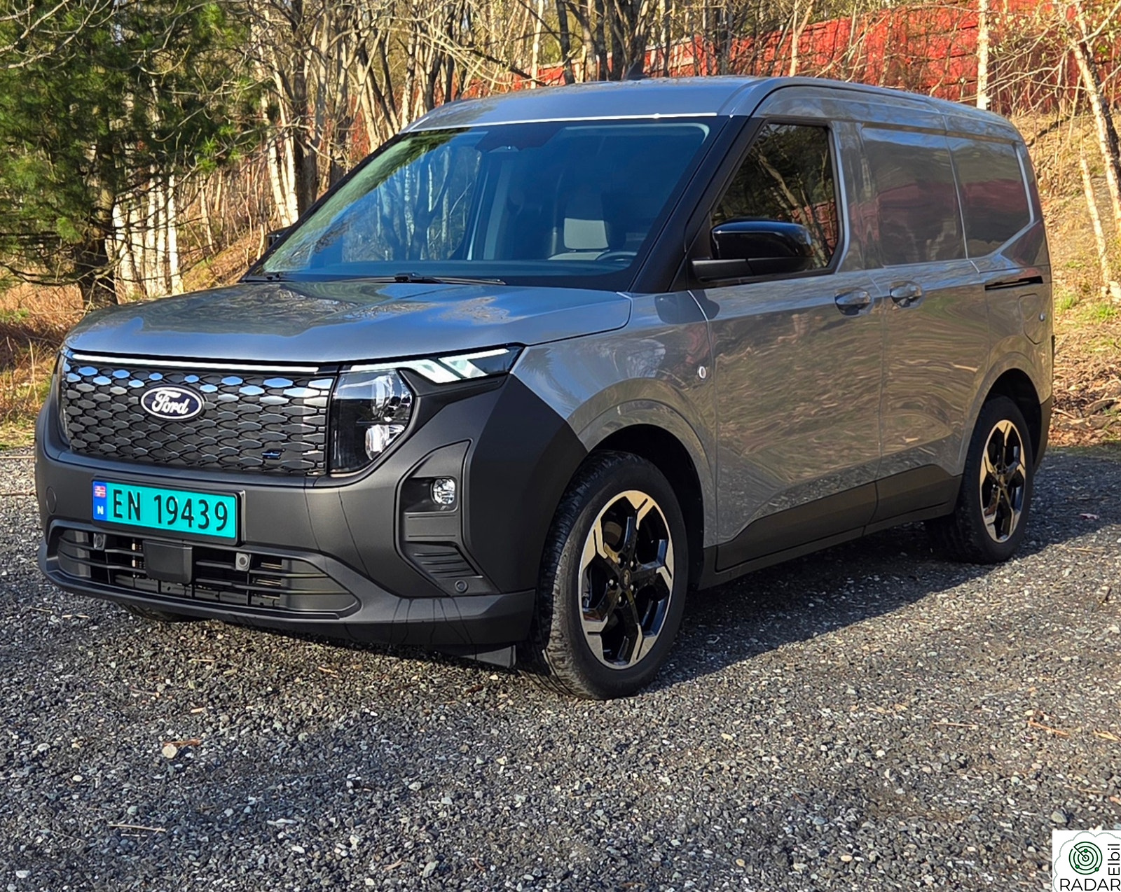 FORD Transit Courier 136hk Limited | hengerfeste | oppvarmet frontrute