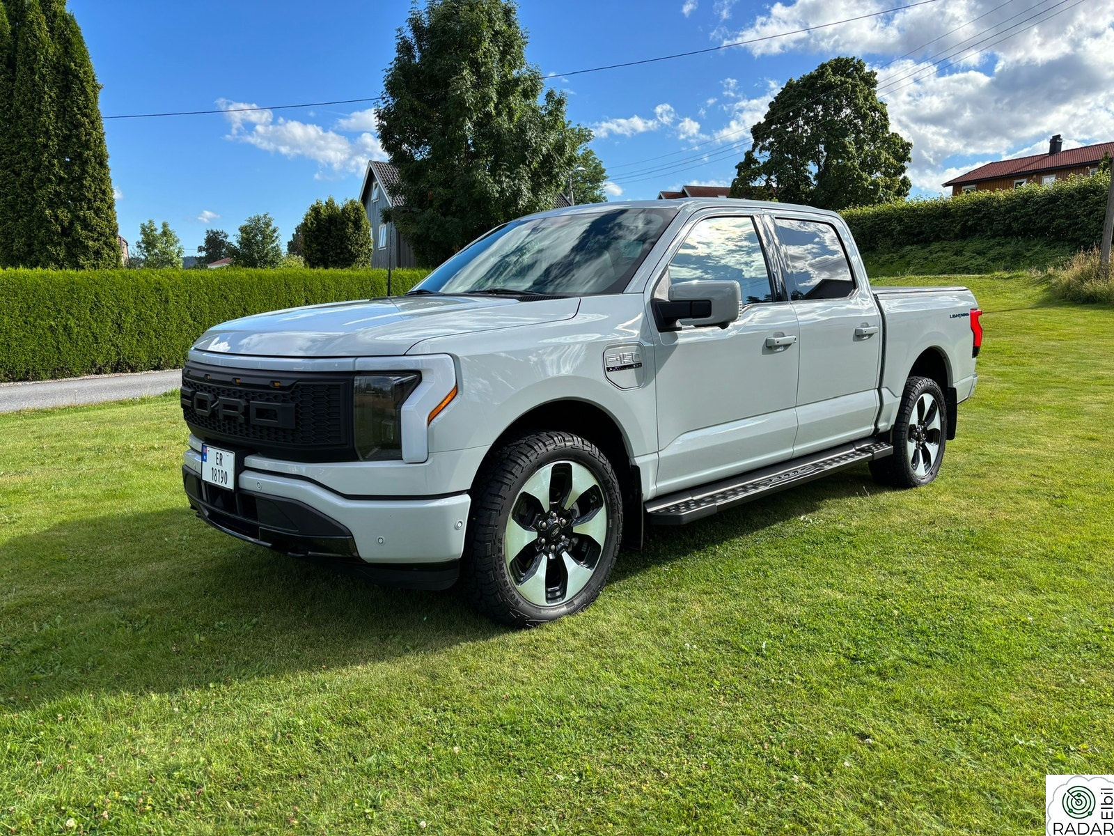 FORD F-150 Lightning 131kWh Long Range / Platinum / Pro Power / Avalanche