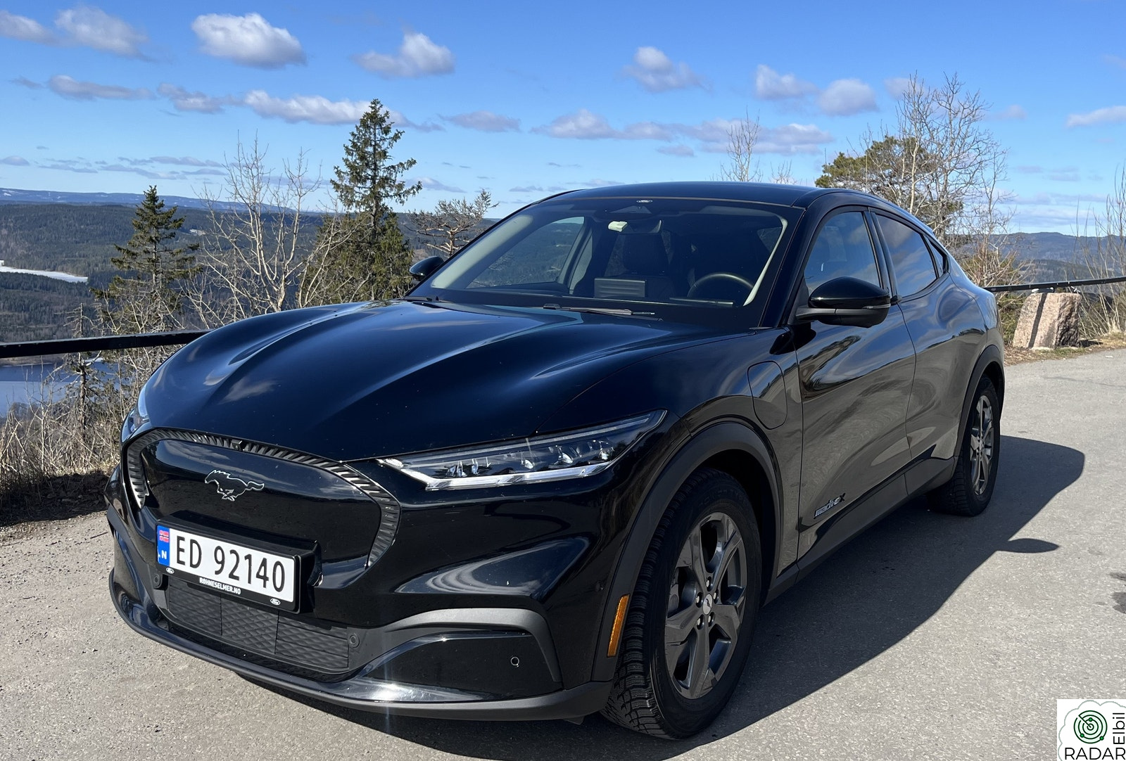 FORD Mustang Mach-E LR 610km/panoramatak/topputstyrt/skiluke/hengerfeste