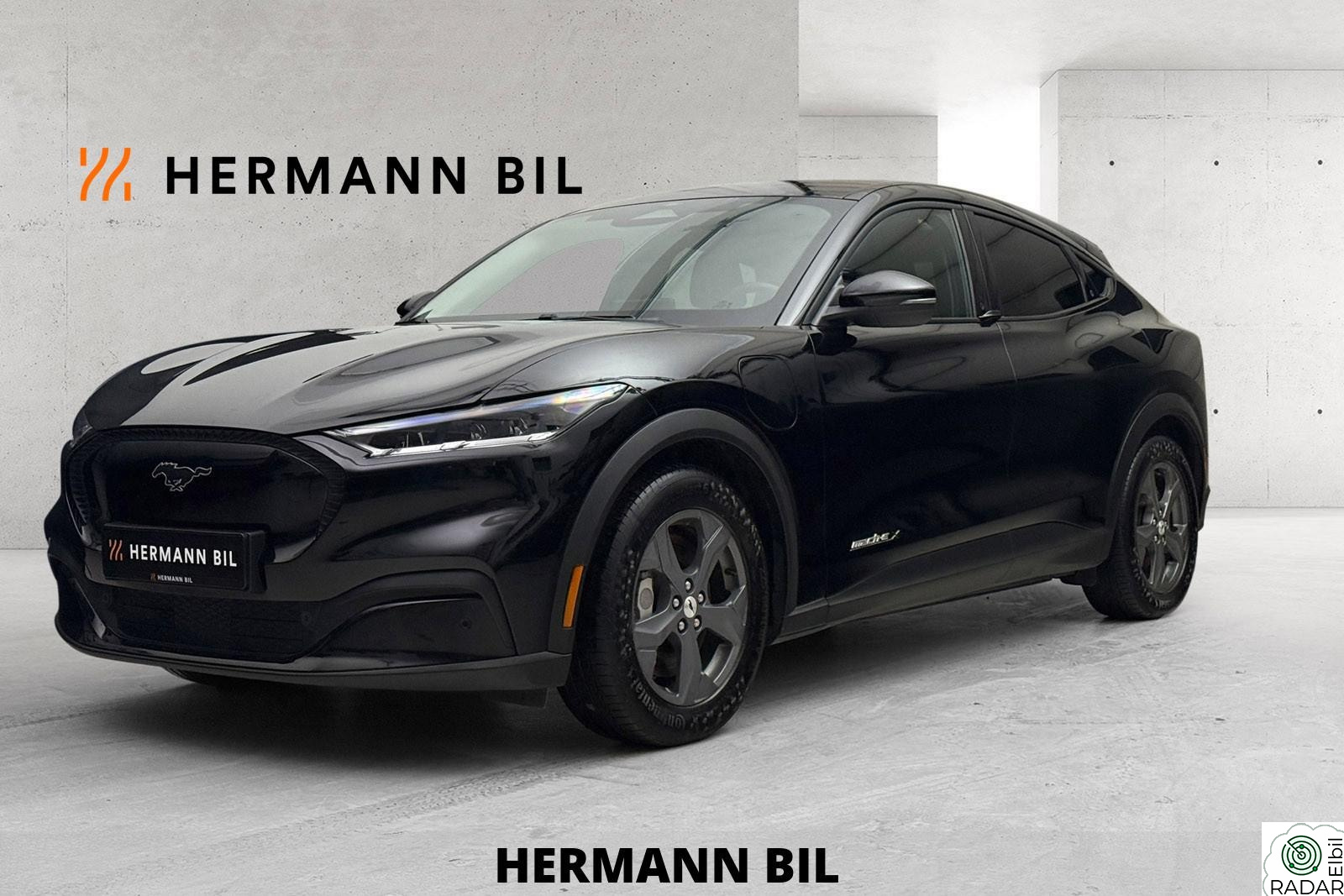 FORD Mustang Mach-E Long Range/RWD/ACC/R.kam/Navi/CarPlay/Rattvarme/300HK
