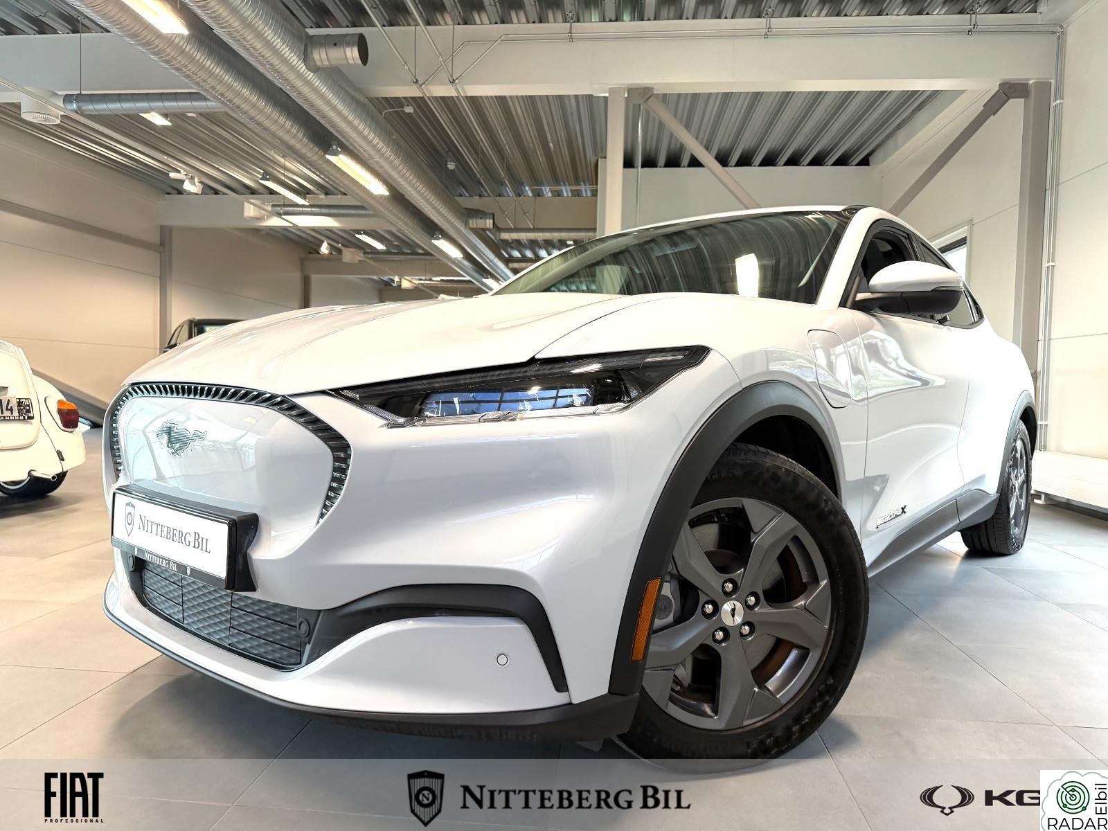 FORD Mustang Mach-E LongRange 610km Skinn- Navigasjon-R.Kamera-Apple Car