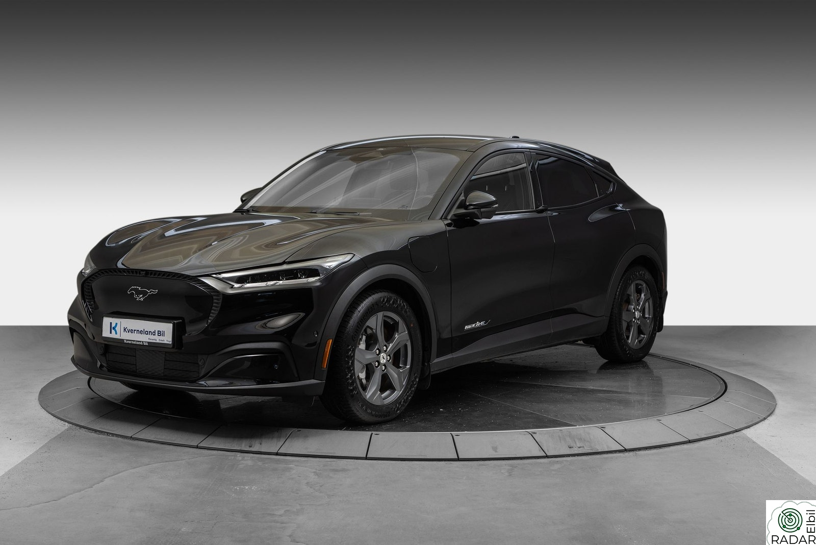 FORD Mustang Mach-E Lav km | 610 km | Tech+ | Panorama | Garanti til 09/28