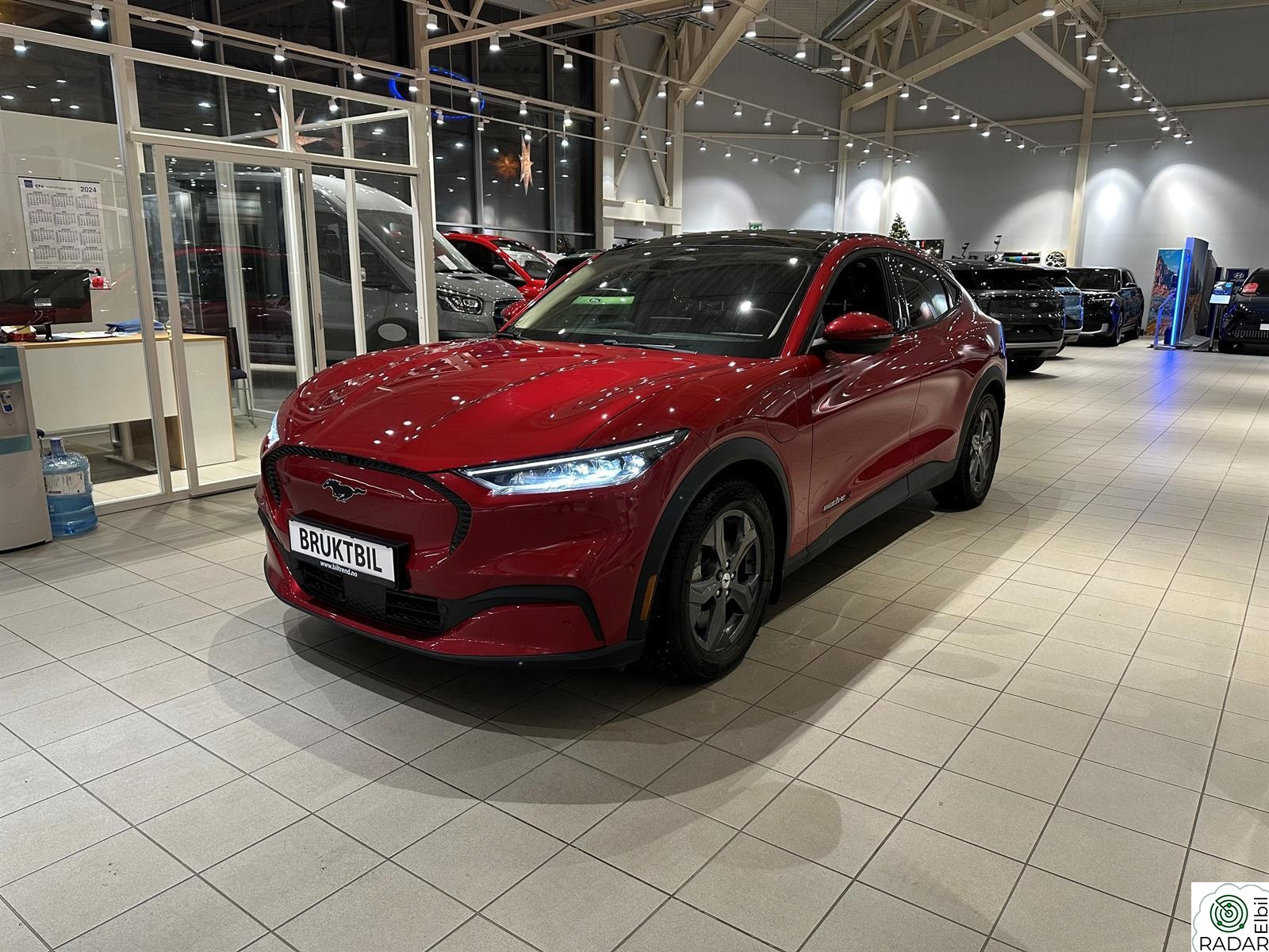 FORD Mustang Mach-E .RWD Rapid Red.Lav km.