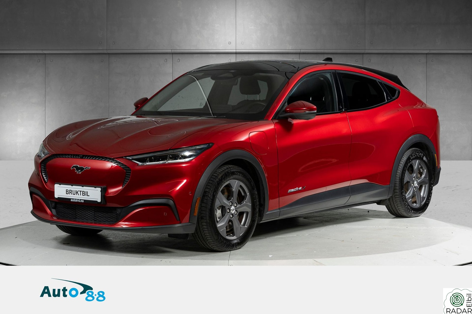 FORD Mustang Mach-E SUV Premium RWD Long range Tek+ | Pano | Skinn +++