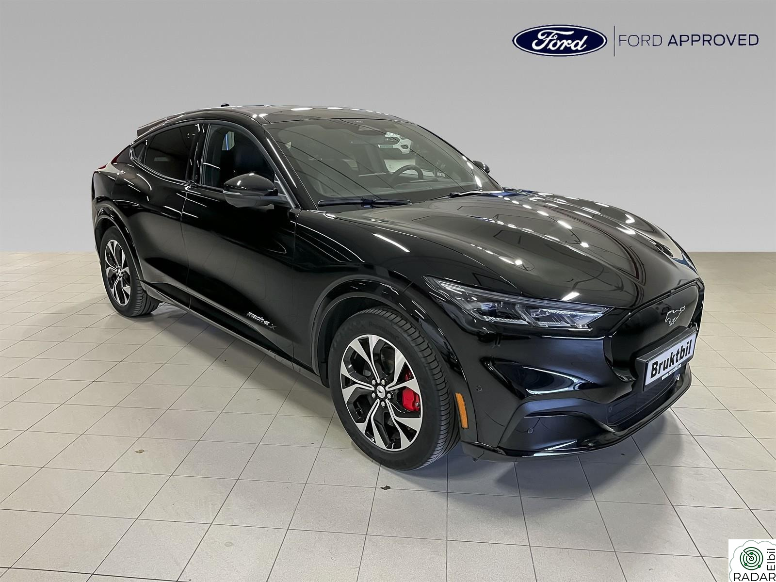 FORD Mustang Mach-E Premium RWD Long Range 360-kamera / ACC