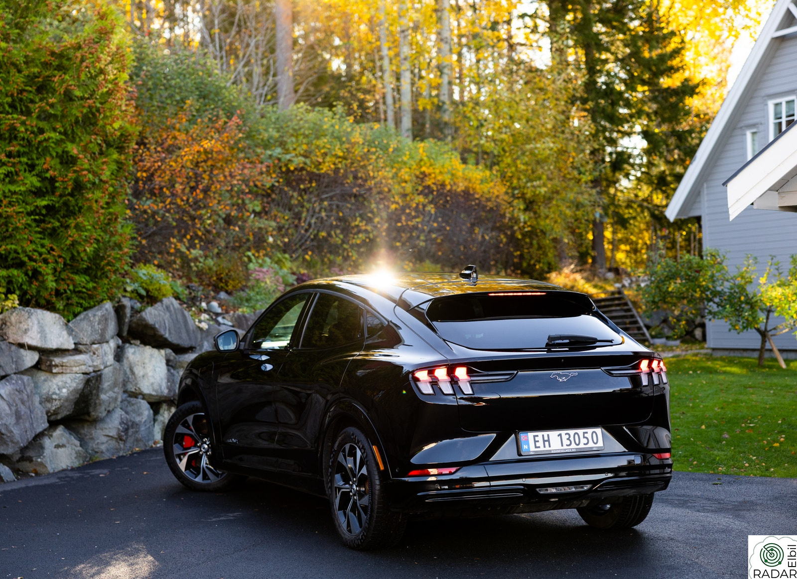 FORD Mustang Mach-E Premium LR RWD