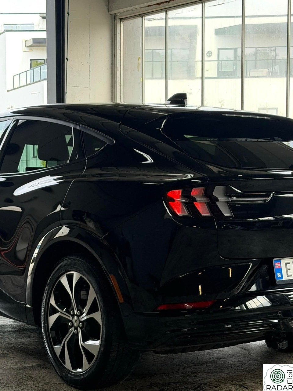 FORD Mustang Mach-E Premium LR RWD