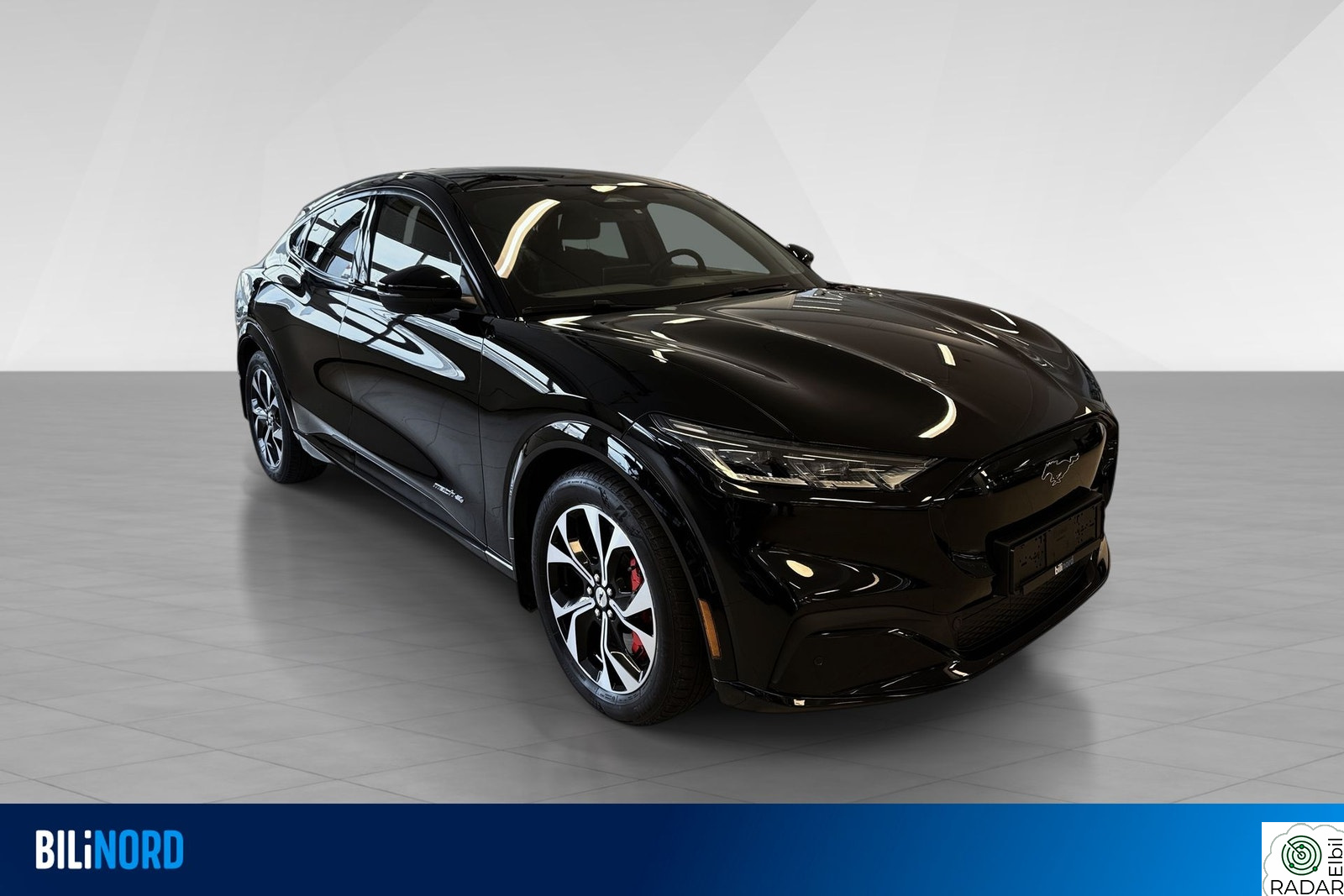 FORD Mustang Mach-E Ford Mustang Mach-E Standard Range AWD