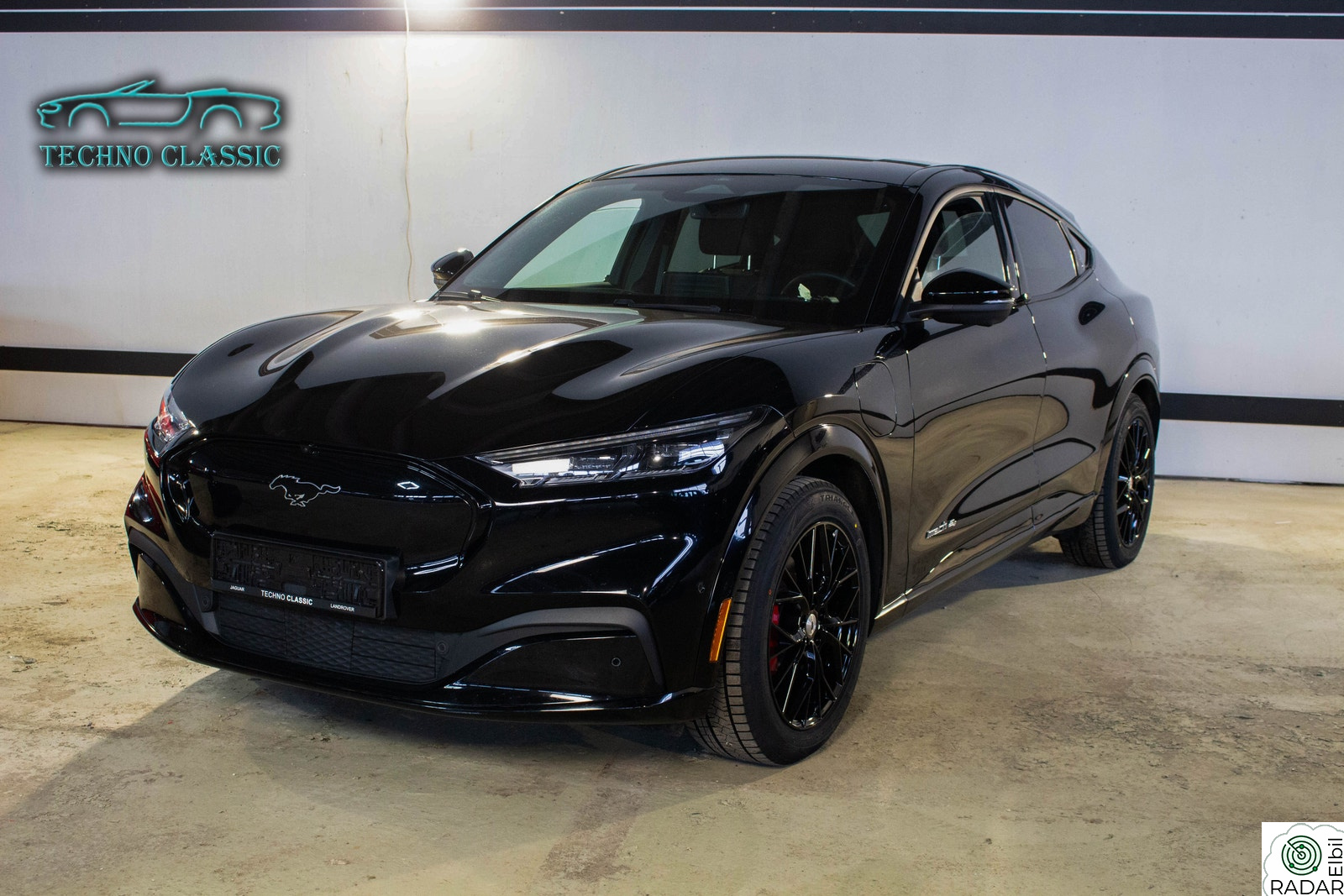 FORD Mustang Mach-E AWD
