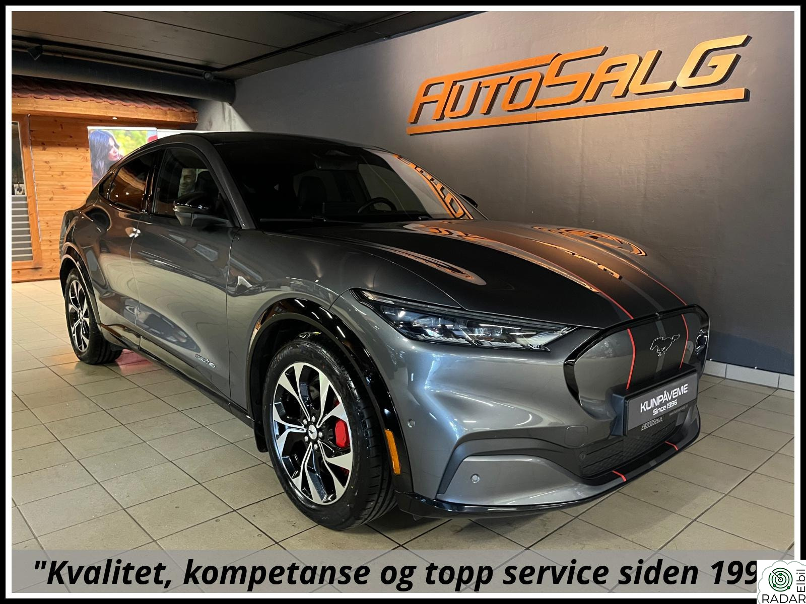 FORD Mustang Mach-E SR First Edition Aut 4x4 Skinn/Panorama/Ambient/360/B&O
