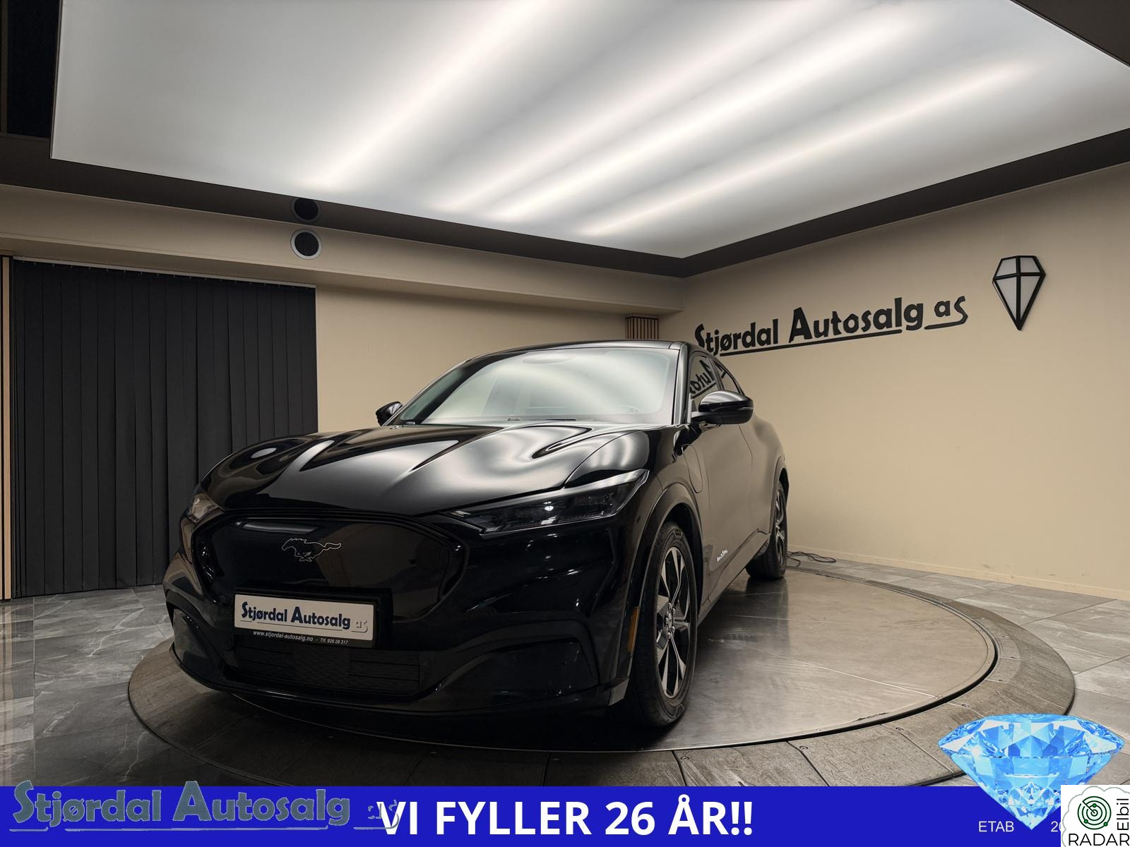 FORD Mustang Mach-E SR AWD/ACC/CarPlay/Kamera/Skinn/Navi/2 eiere/Velholdt