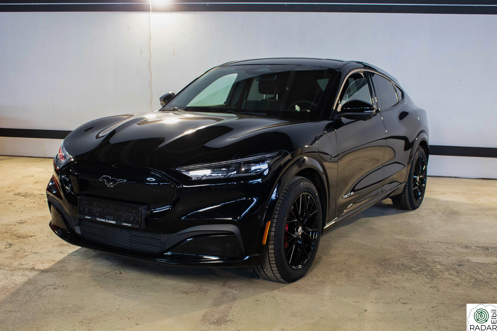 FORD Mustang Mach-E AWD , GLASSTAK