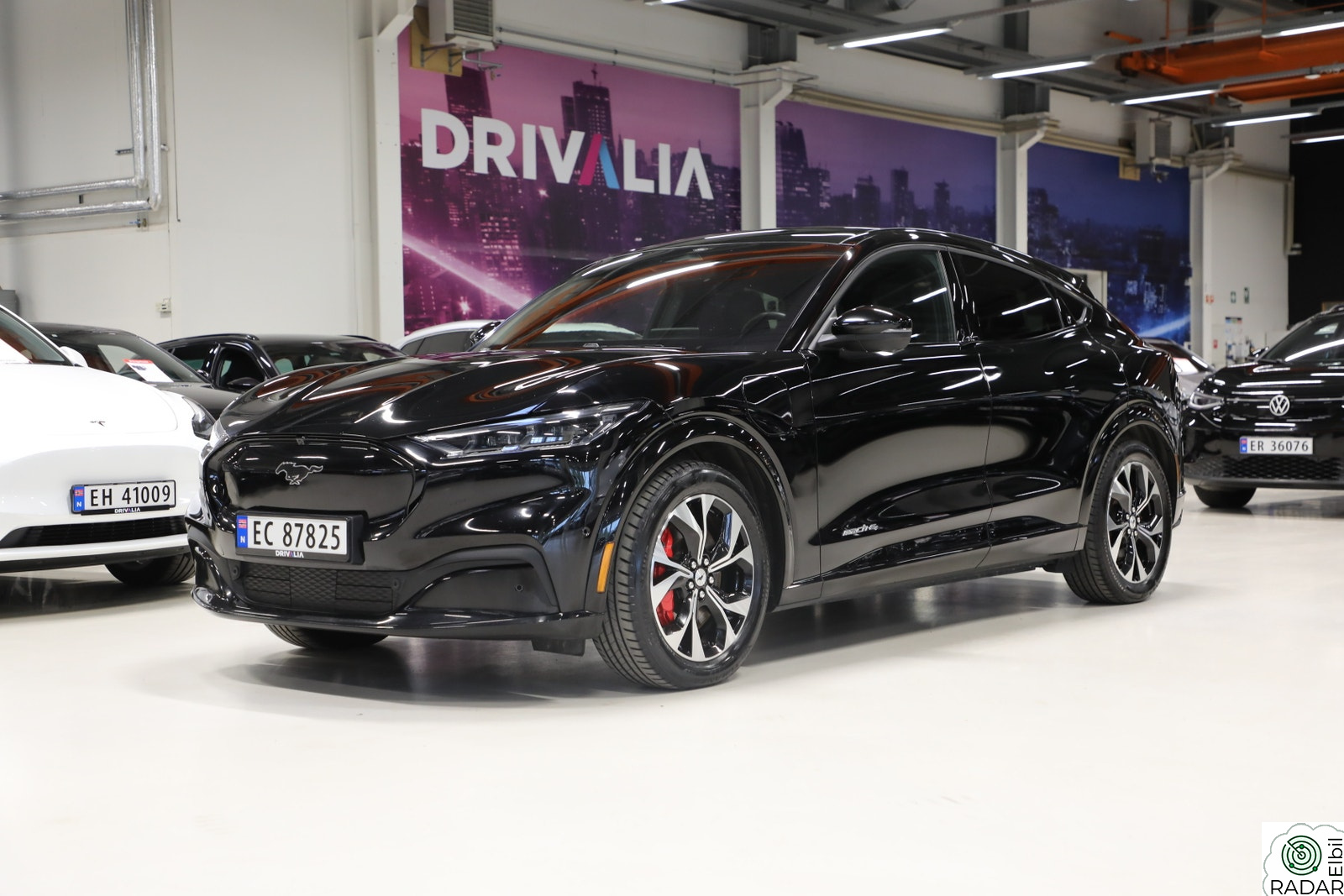 FORD Mustang Mach-E Standard Range AWD/Soltak/B&O/Acc/Skinn/Kamera