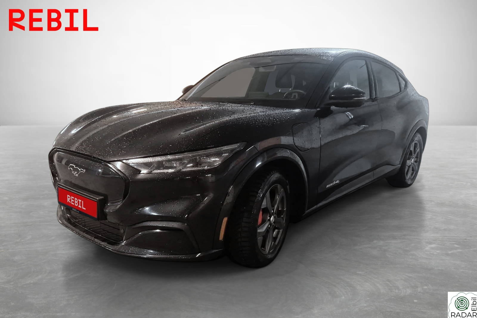 FORD Mustang Mach-E SR, AWD, Skinn, Elektrisk sete, Oppvarmet ratt, R.kam