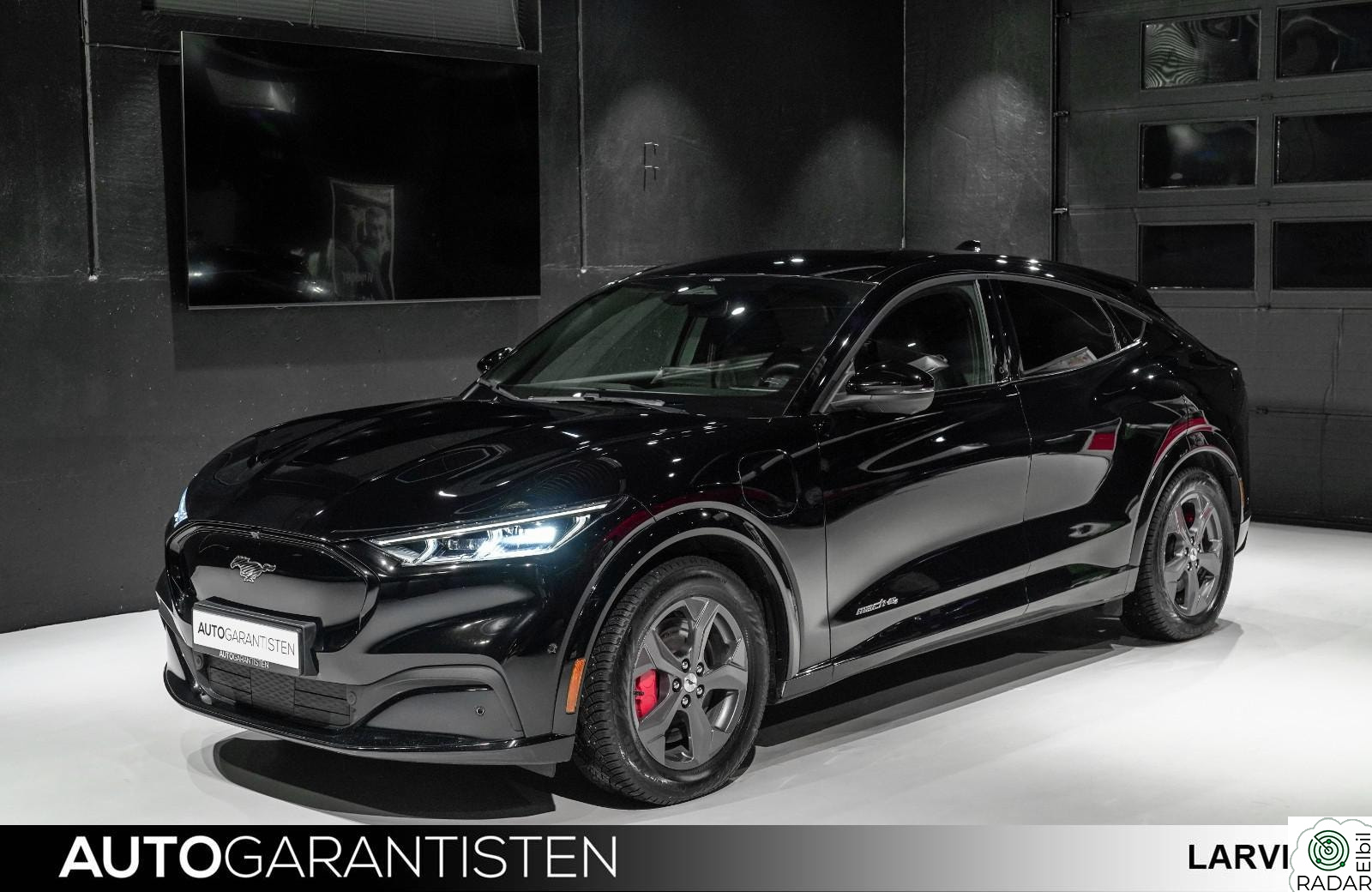 FORD Mustang Mach-E SR 400KM AWD Bang&Olufsen 360° Skinn Rattvarme CarPlay