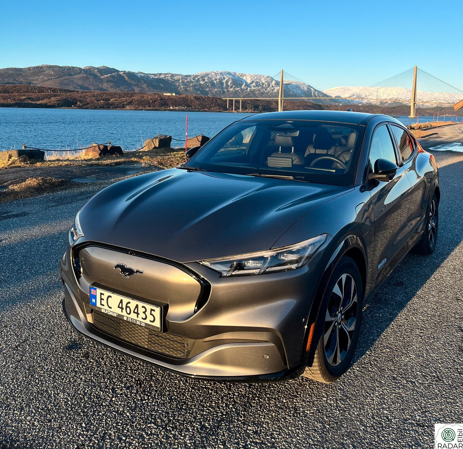 FORD Mustang Mach-E LR AWD topputstyrt teknologipakke + hengerfeste