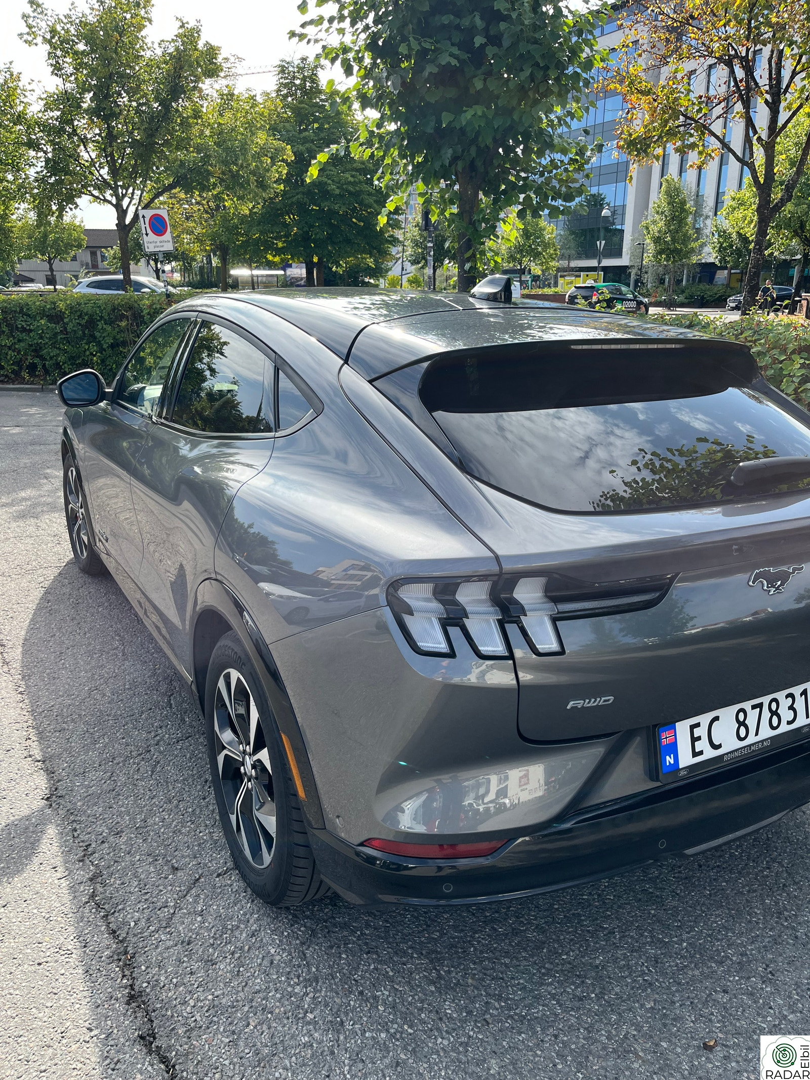 FORD Mustang Mach-E First Edition AWD
