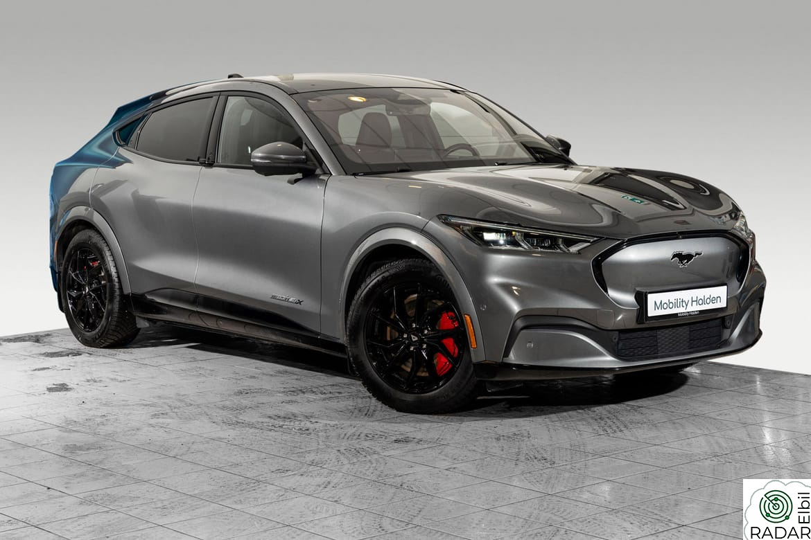 FORD Mustang Mach-E Long Range/AWD/R.kamera/360kam/Carplay++