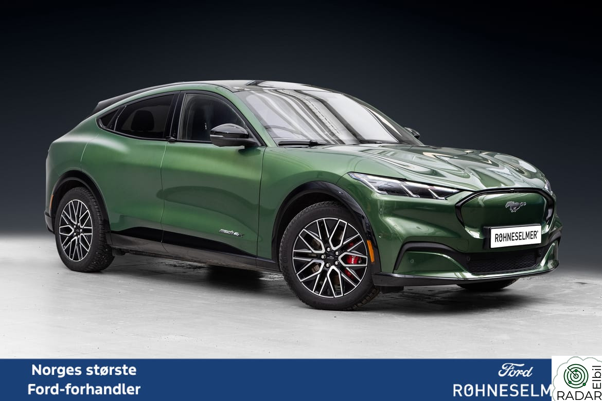 FORD Mustang Mach-E Long Range/Premium/Panoramatak/Hengerfeste