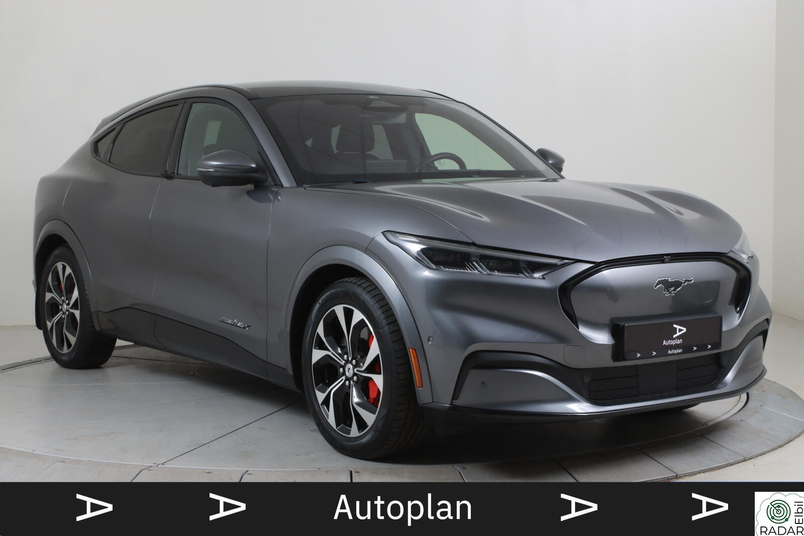 FORD Mustang Mach-E First Edition AWD ACC/Krok/360º/B&O/Pano/Carplay