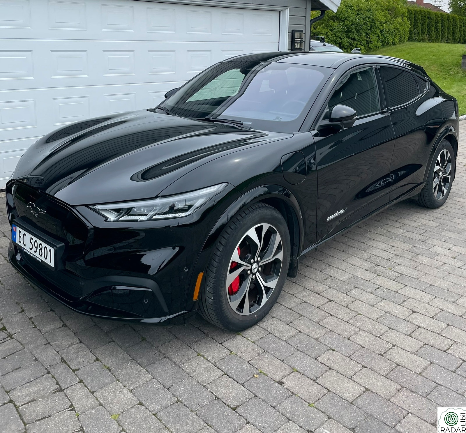 FORD Mustang Mach-E LR AWD, Tekno +, hengerfeste (1000 kg vekt)