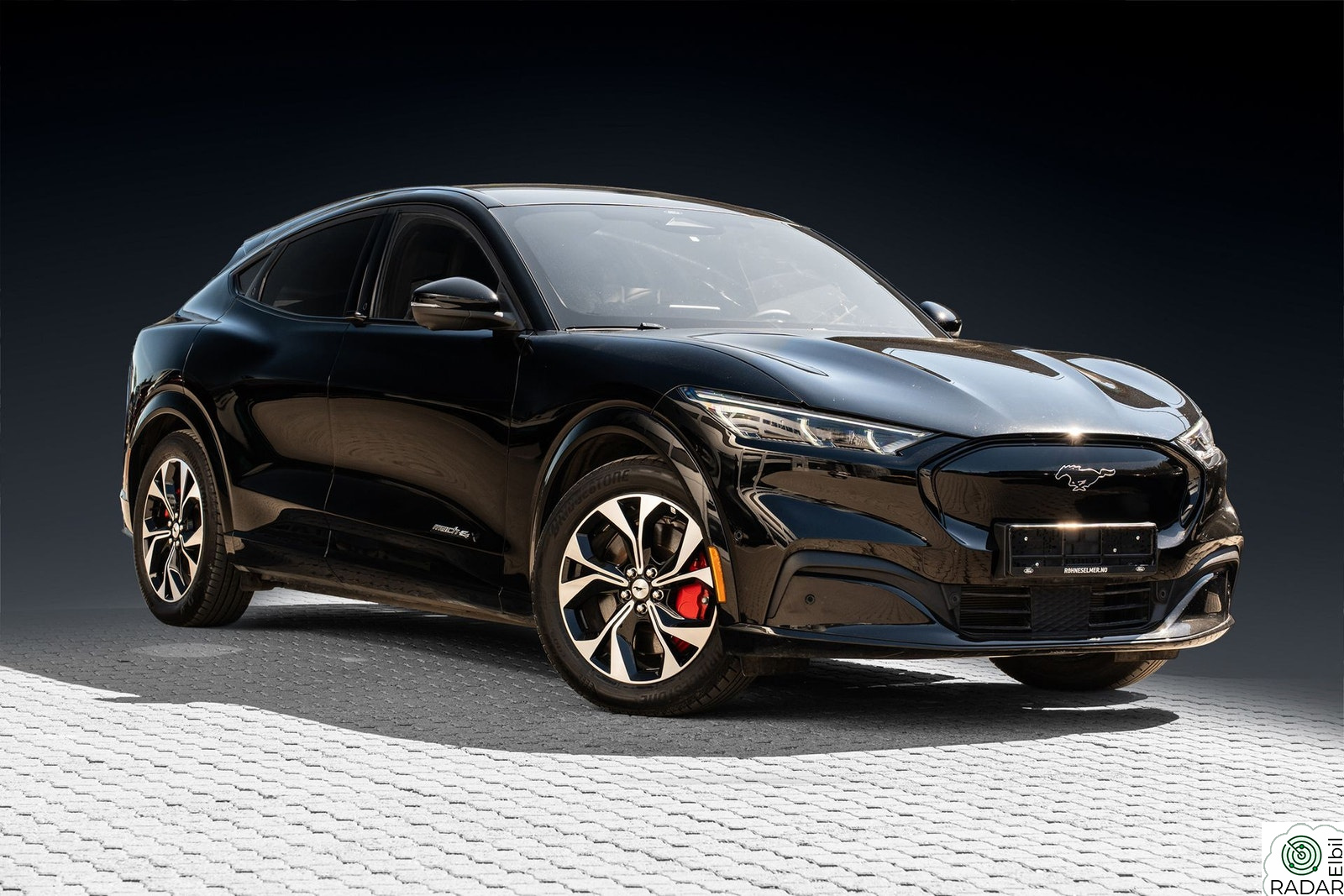 FORD Mustang Mach-E Long Range|Topputstyrt|