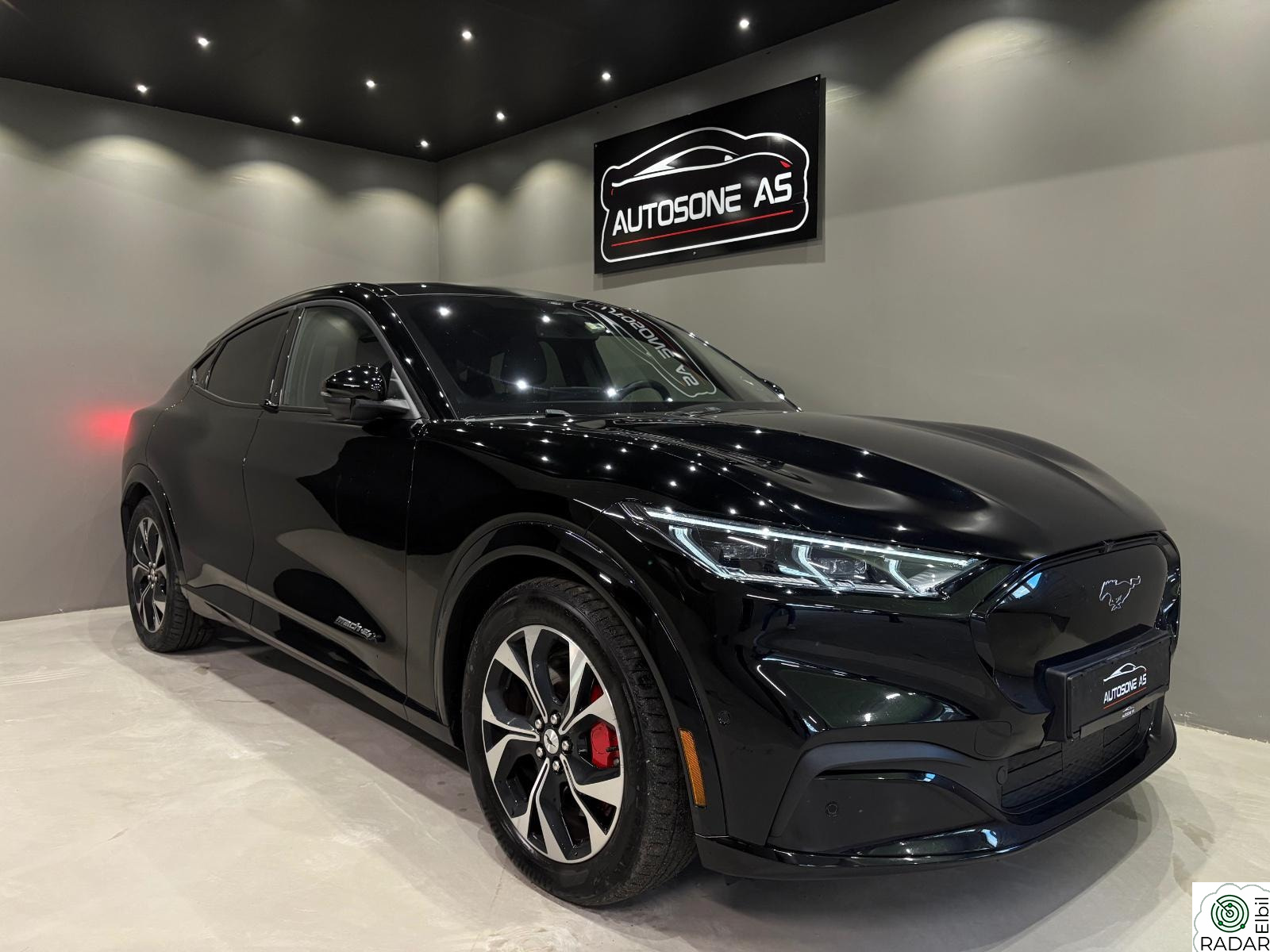 FORD Mustang Mach-E AWD LR 371hk/Teknologipakke / Pano /Skinn/B&O/360/R.Kam
