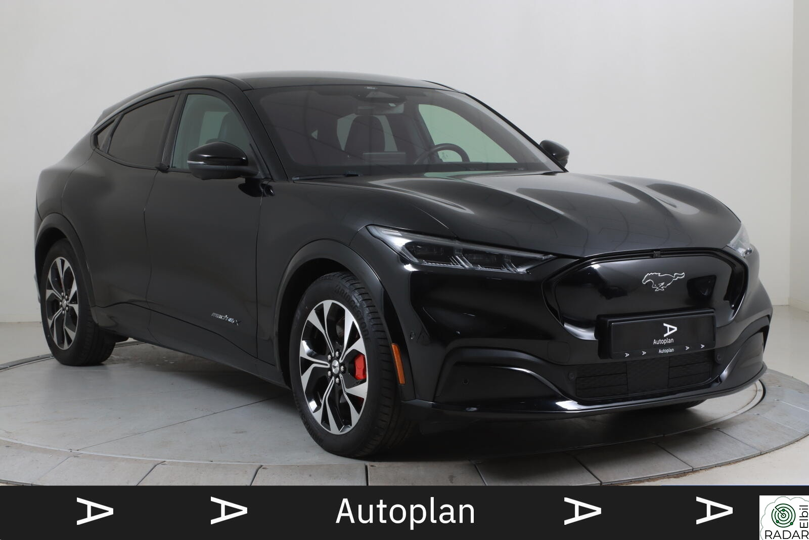 FORD Mustang Mach-E LR AWD ACC/360º/B&O/Krok/Pano/Carplay