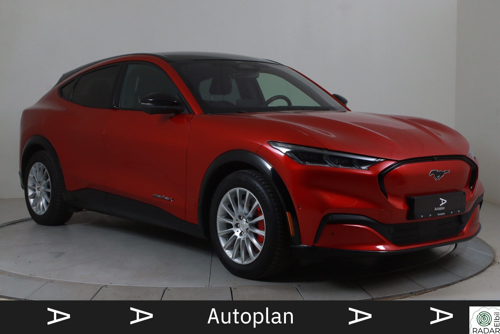FORD Mustang Mach-E LR AWD Krok ACC Kamera B&O Memory