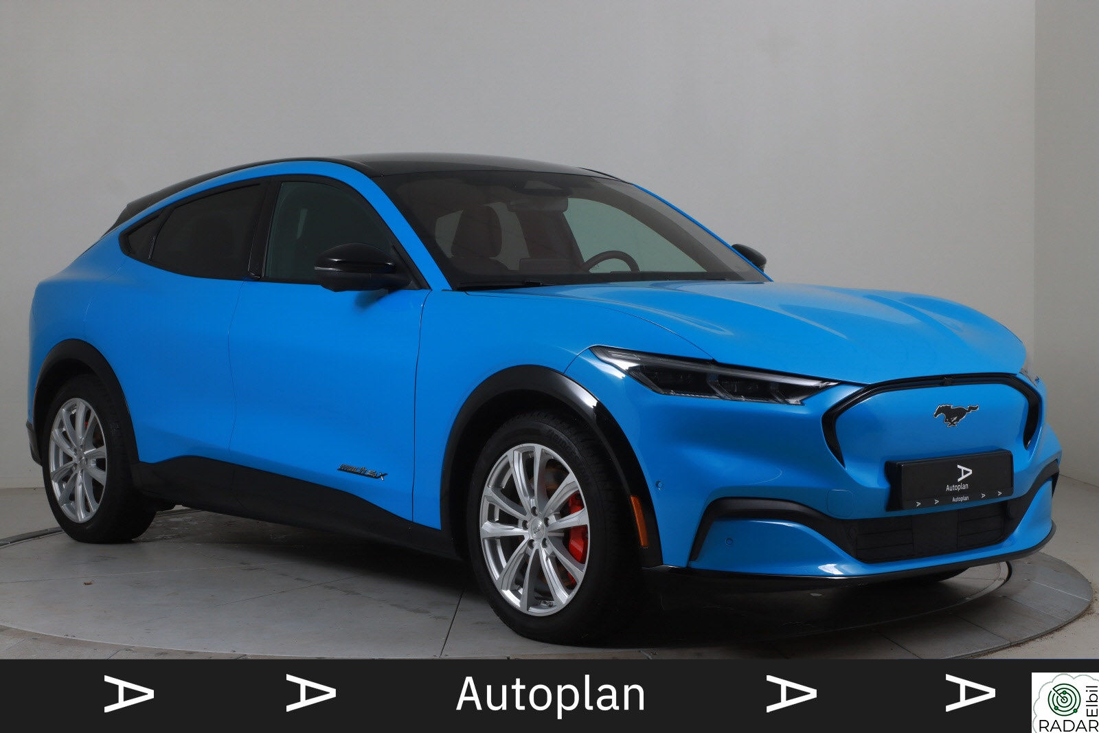 FORD Mustang Mach-E Premium LR AWD Krok ACC Kamera B&O Memory