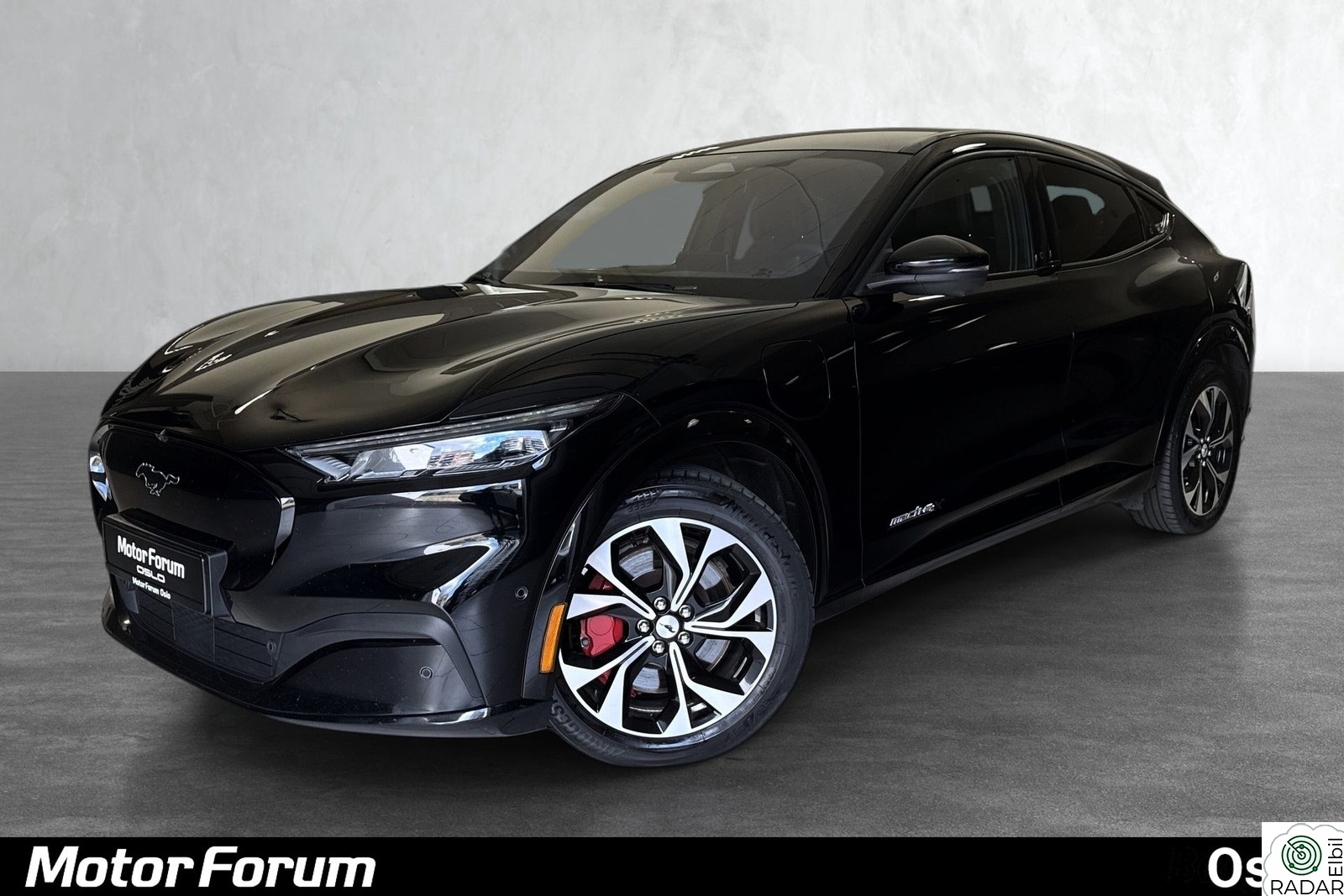 FORD Mustang Mach-E 4x4 - 550 km wltp - bang olufsen anlegg -