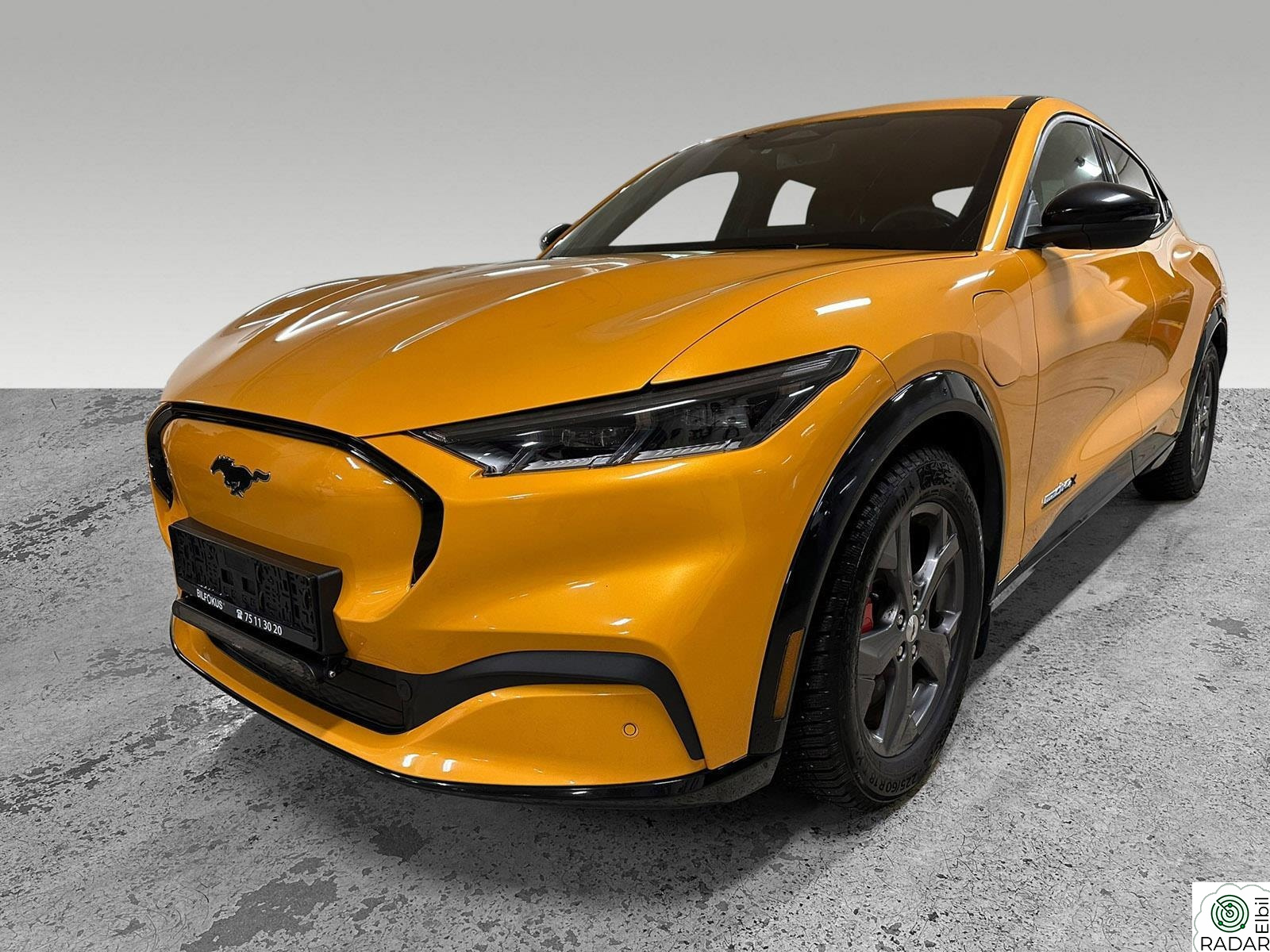 FORD Mustang Mach-E Long Range AWD Led-ekstralys Hengerfeste