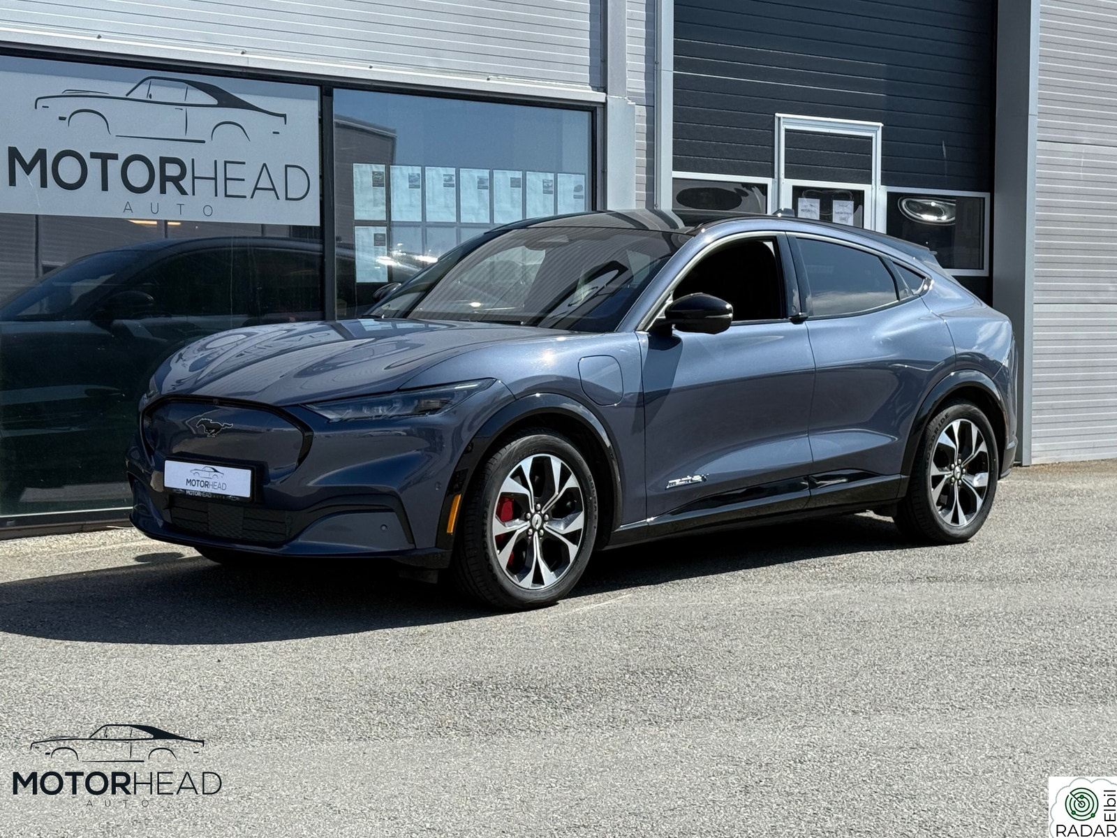 FORD Mustang Mach-E Long Range AWD, Skinn, Pano, Navi, ACC, 360, B&O, Krok