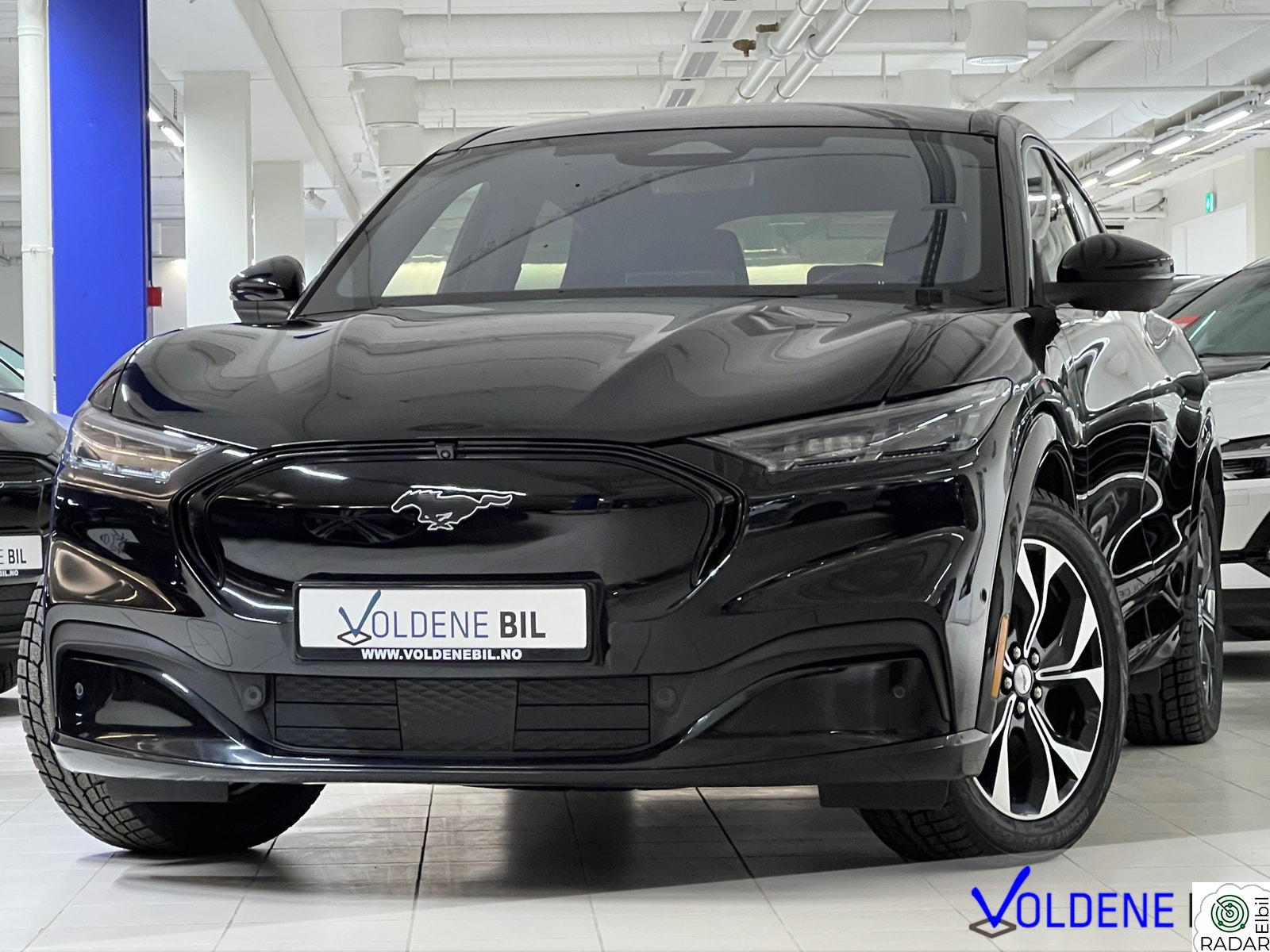 FORD Mustang Mach-E LR AWD TEKNO+ //PANORAMA-H.FESTE-360-B&O-MATRIX LED-ACC