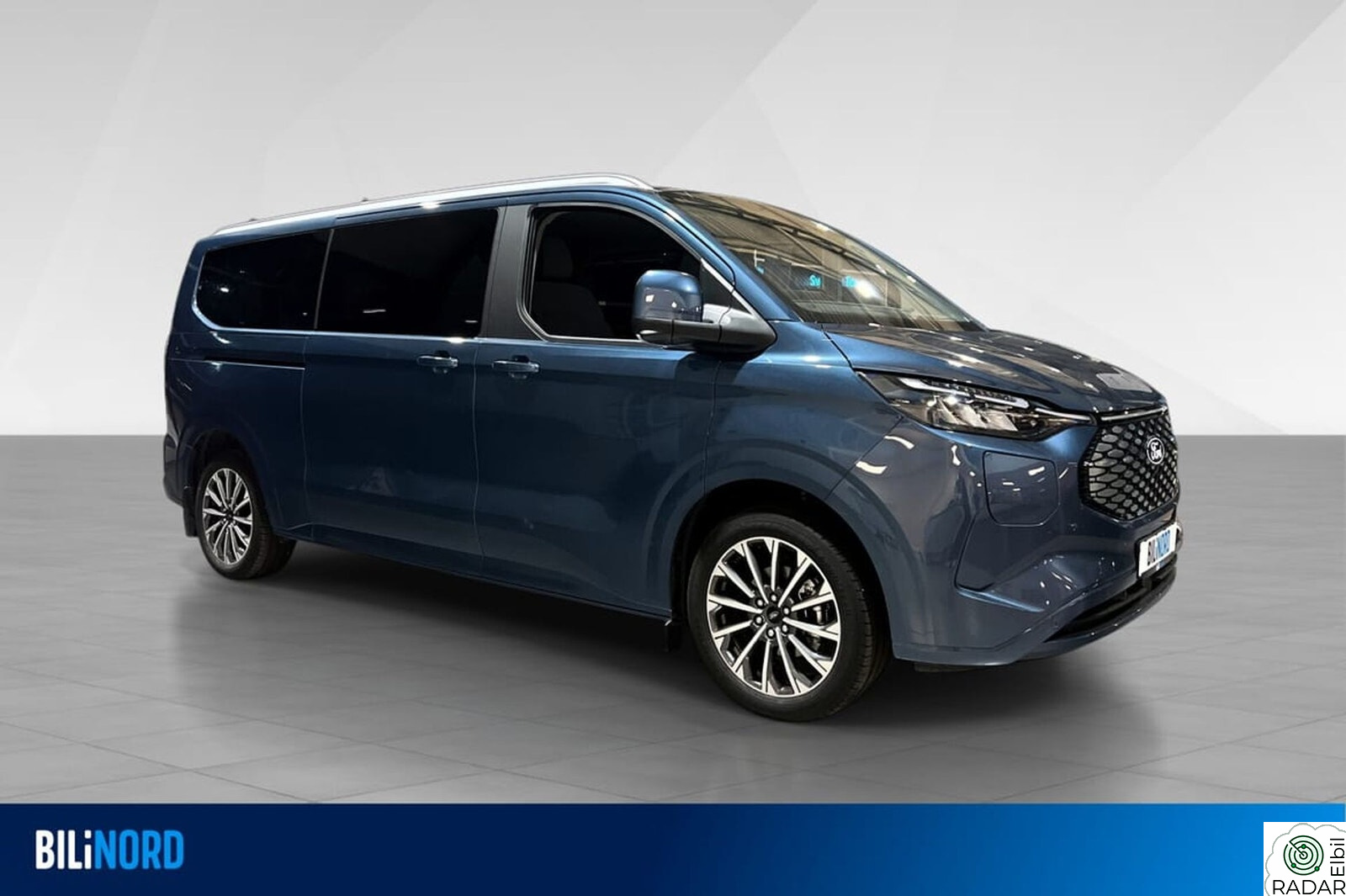 FORD Tourneo Custom 286hk 65kWt L2 Titanium X