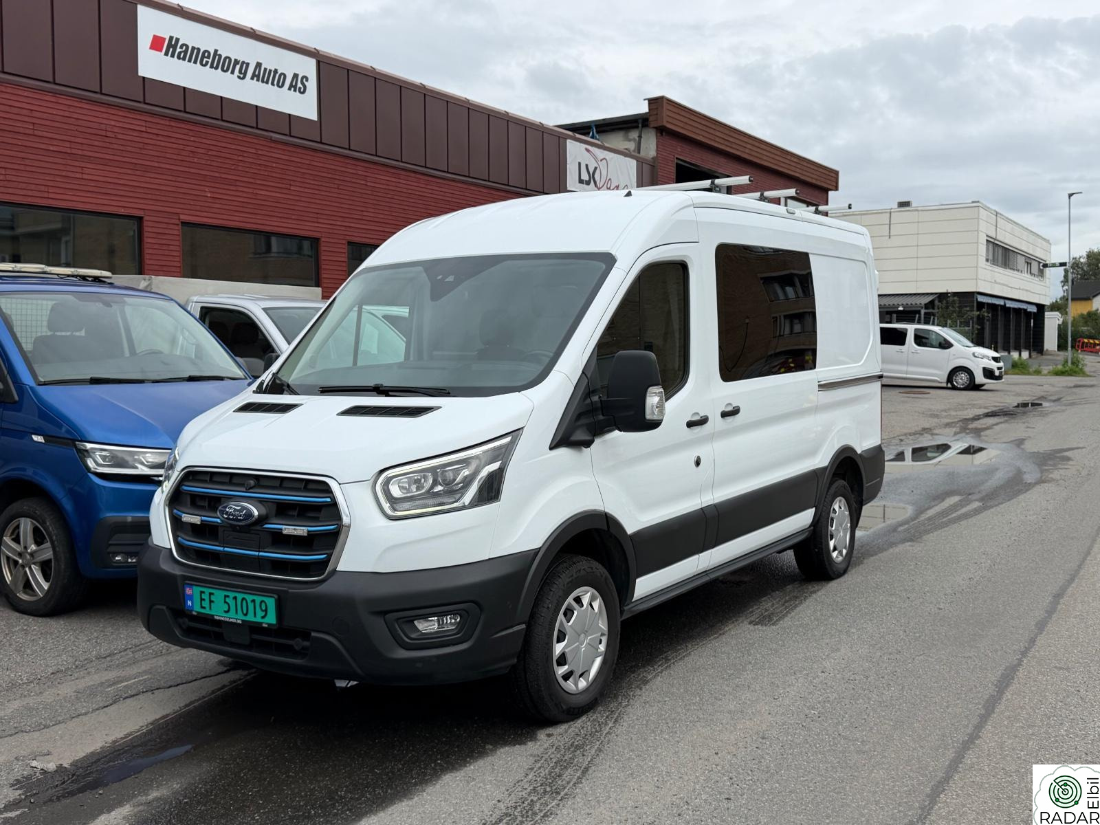 FORD TRANSIT 68kWt 269hk L2H2 360kam/BiXenon/H.Feste/Acc+++