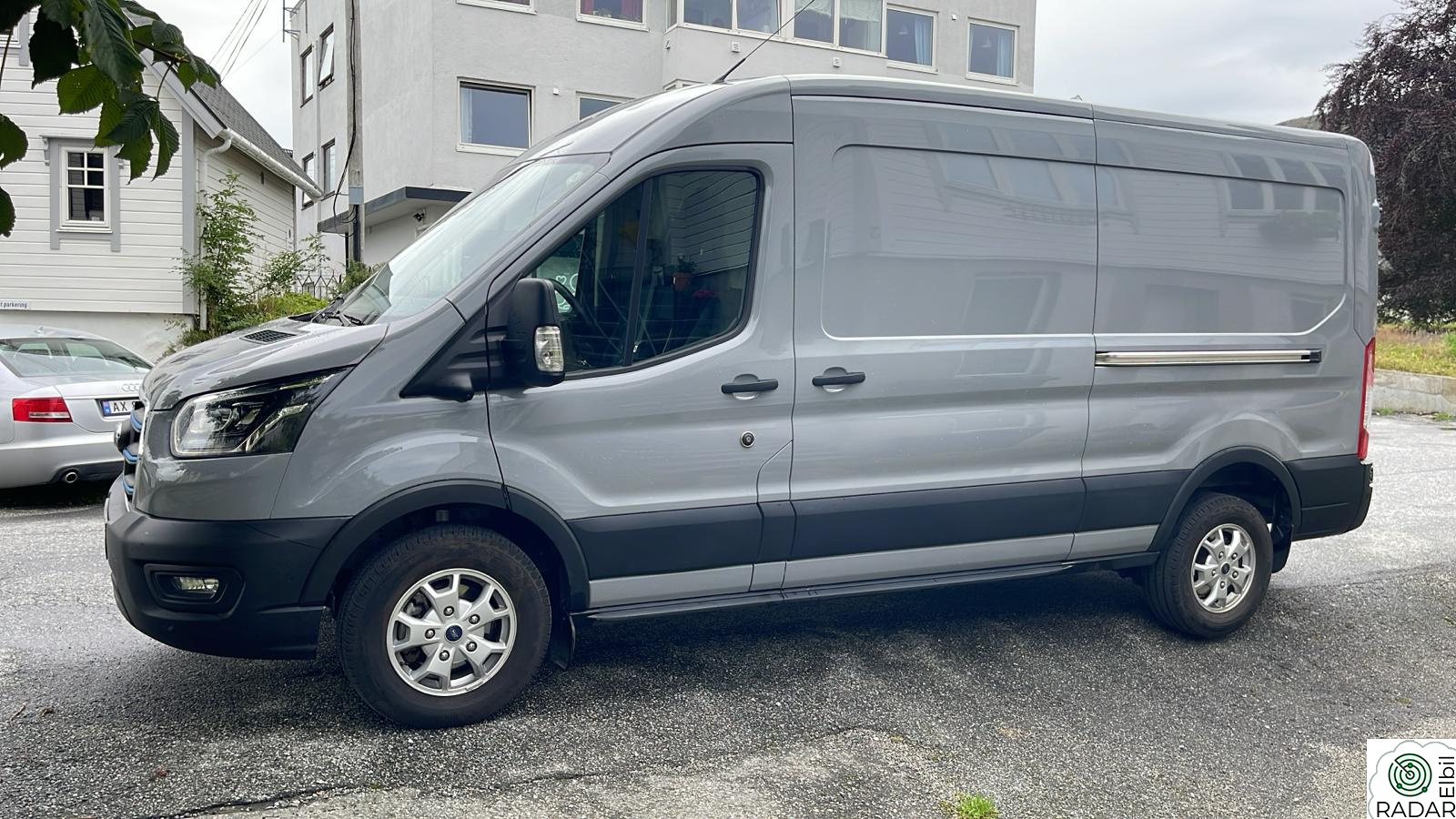 FORD TRANSIT 350 68kWt 269hk L3H2 Trend