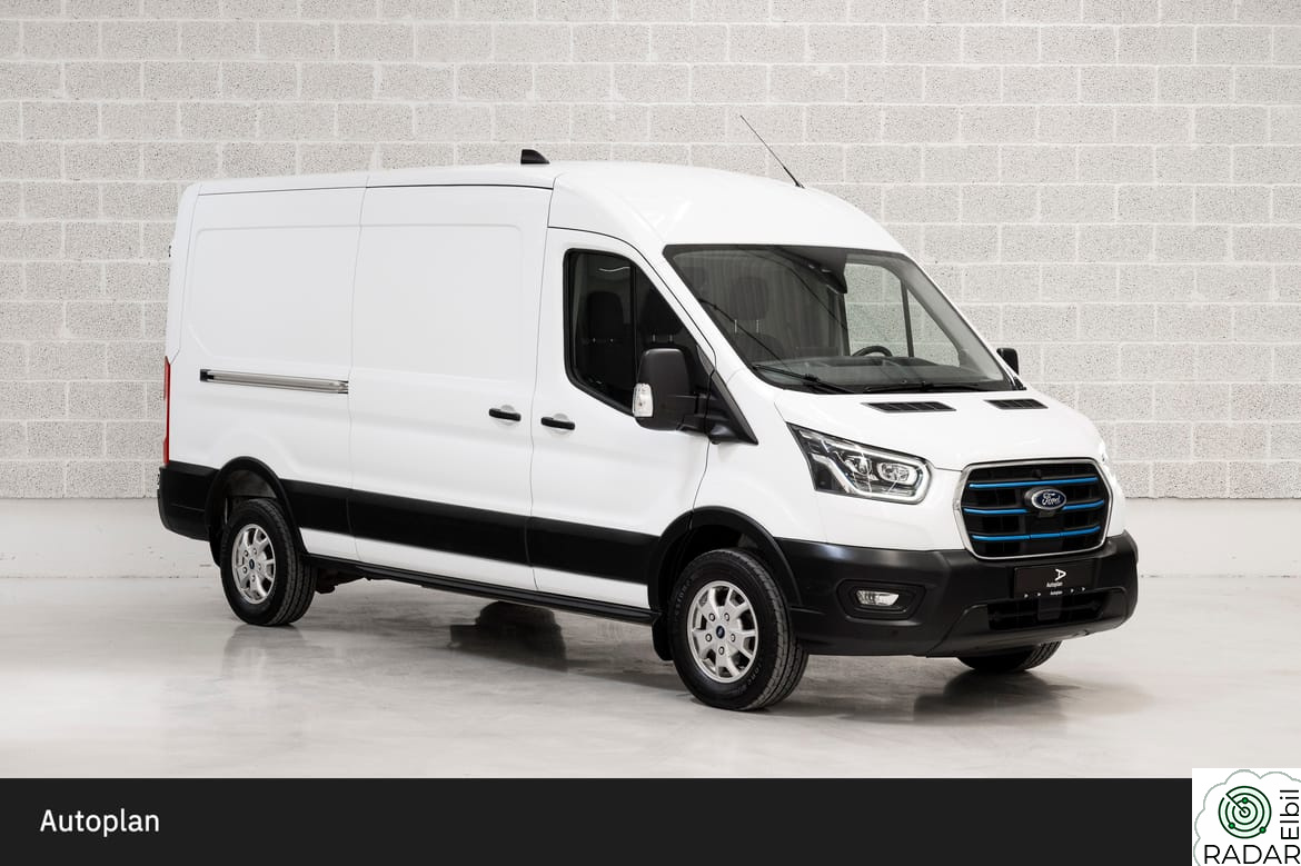 FORD TRANSIT 350 68kWt 269hk L3H2 Trend ACC Kamera Navi DAB+