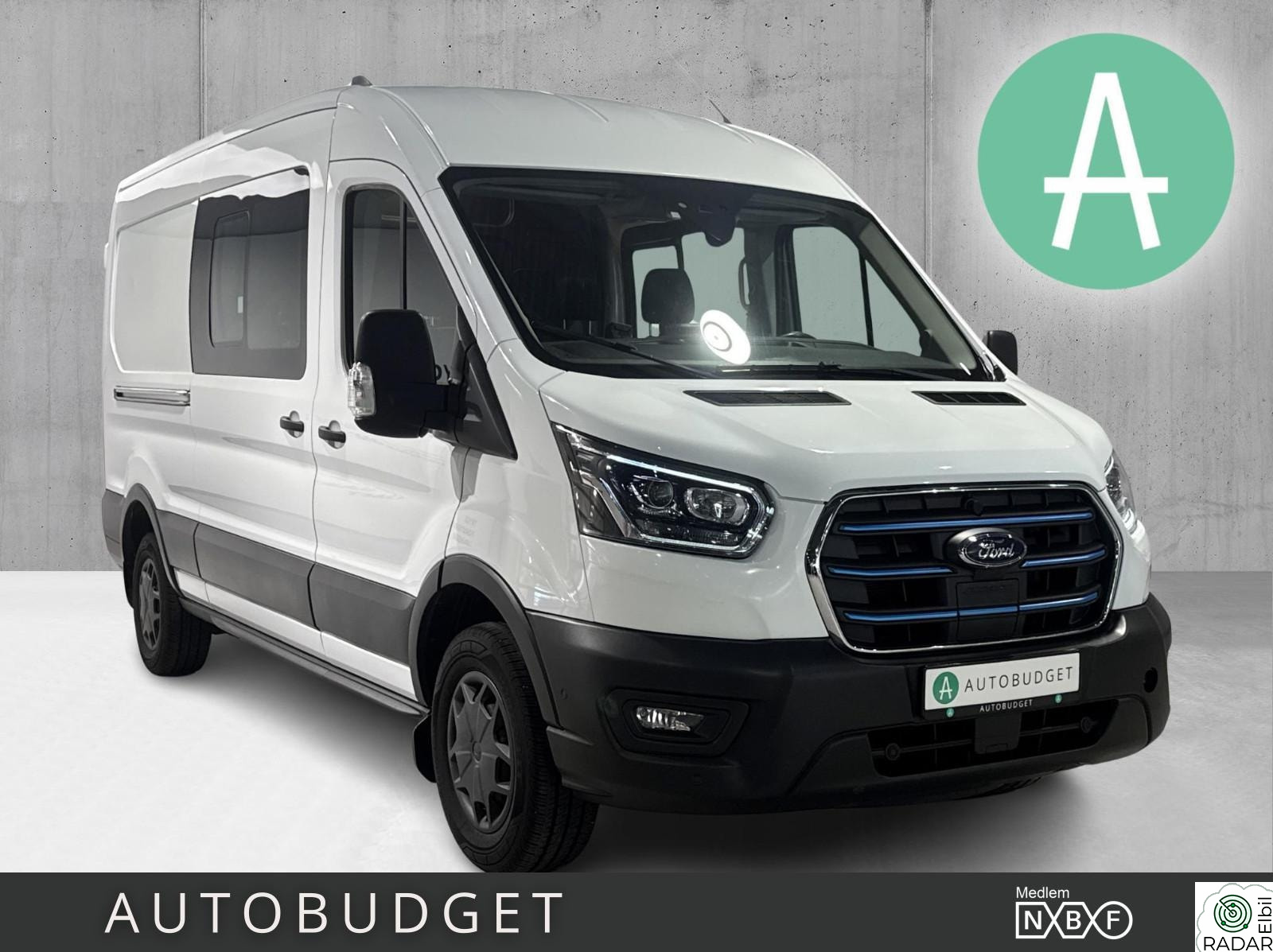FORD Transit Kombi 6 seter / Garanti til 2028 / Navi / ACC / Kamera