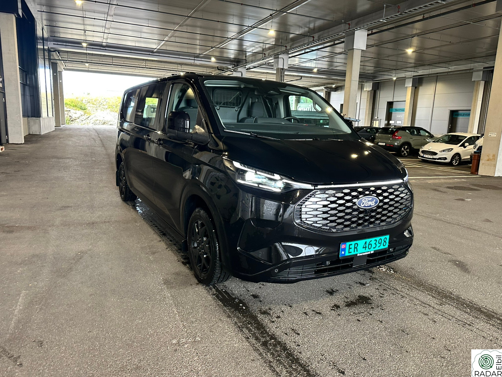 FORD Transit Custom 320 DOKA 71kWt 218hk L2 Limited