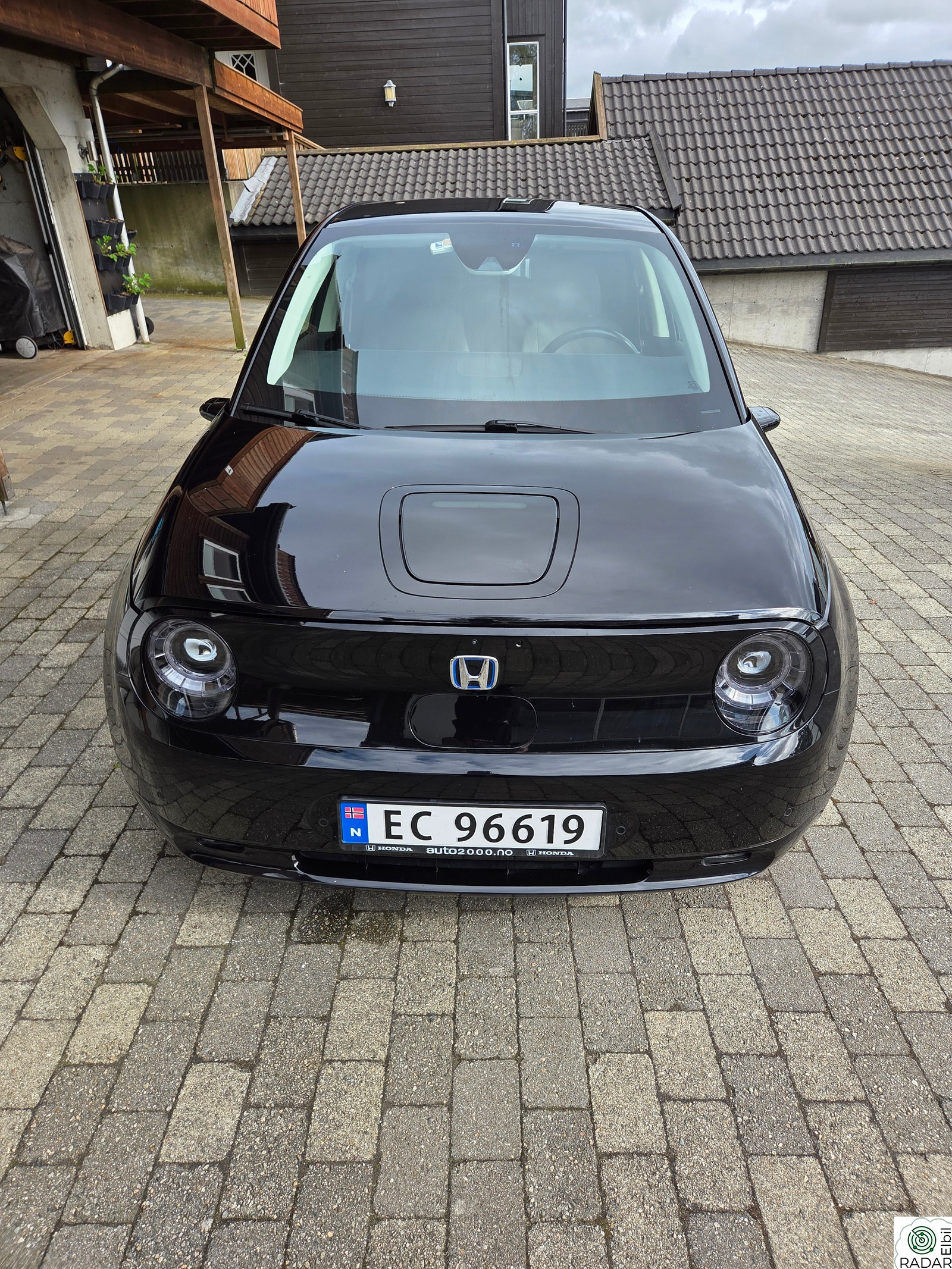HONDA e Advance 17"