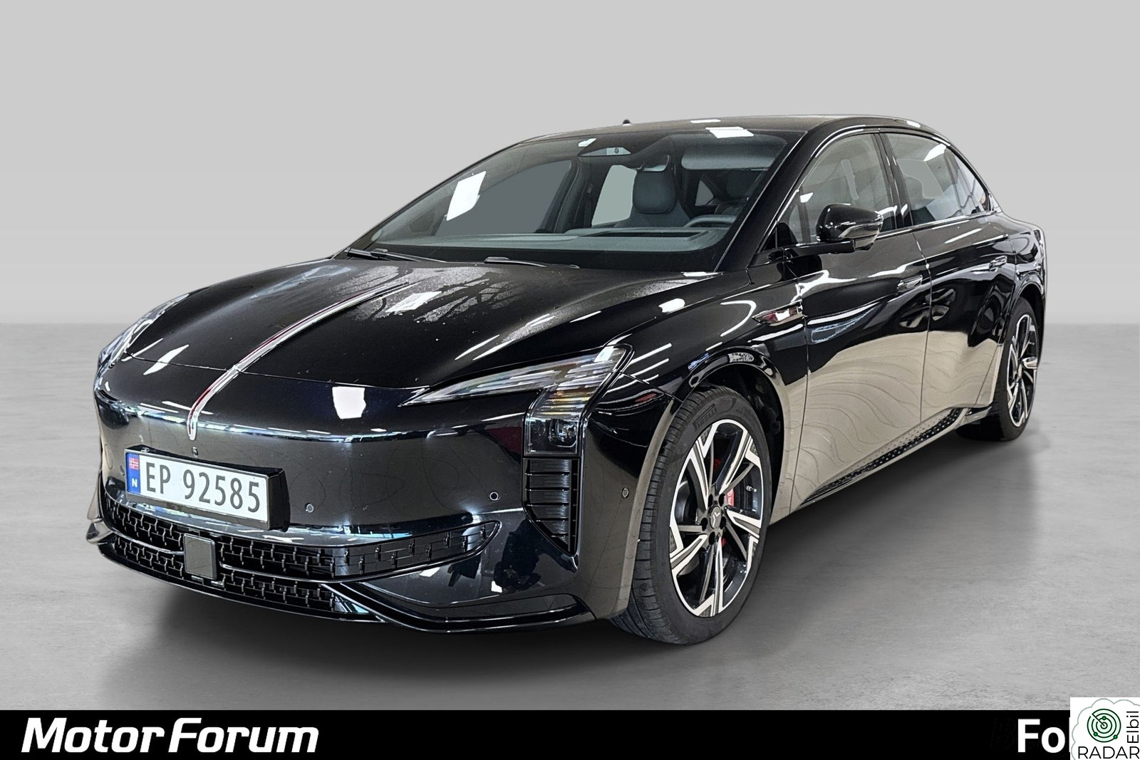 FAW EH7 Premium 500WLTP 619HK/ AWD / Matrix LED / 360 kamera /