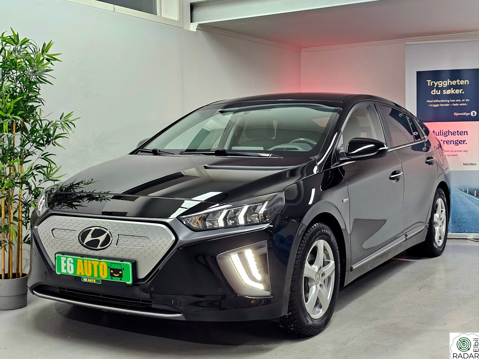HYUNDAI IONIQ PREMIUM 311KM WLTP / NY EU & SERVICE