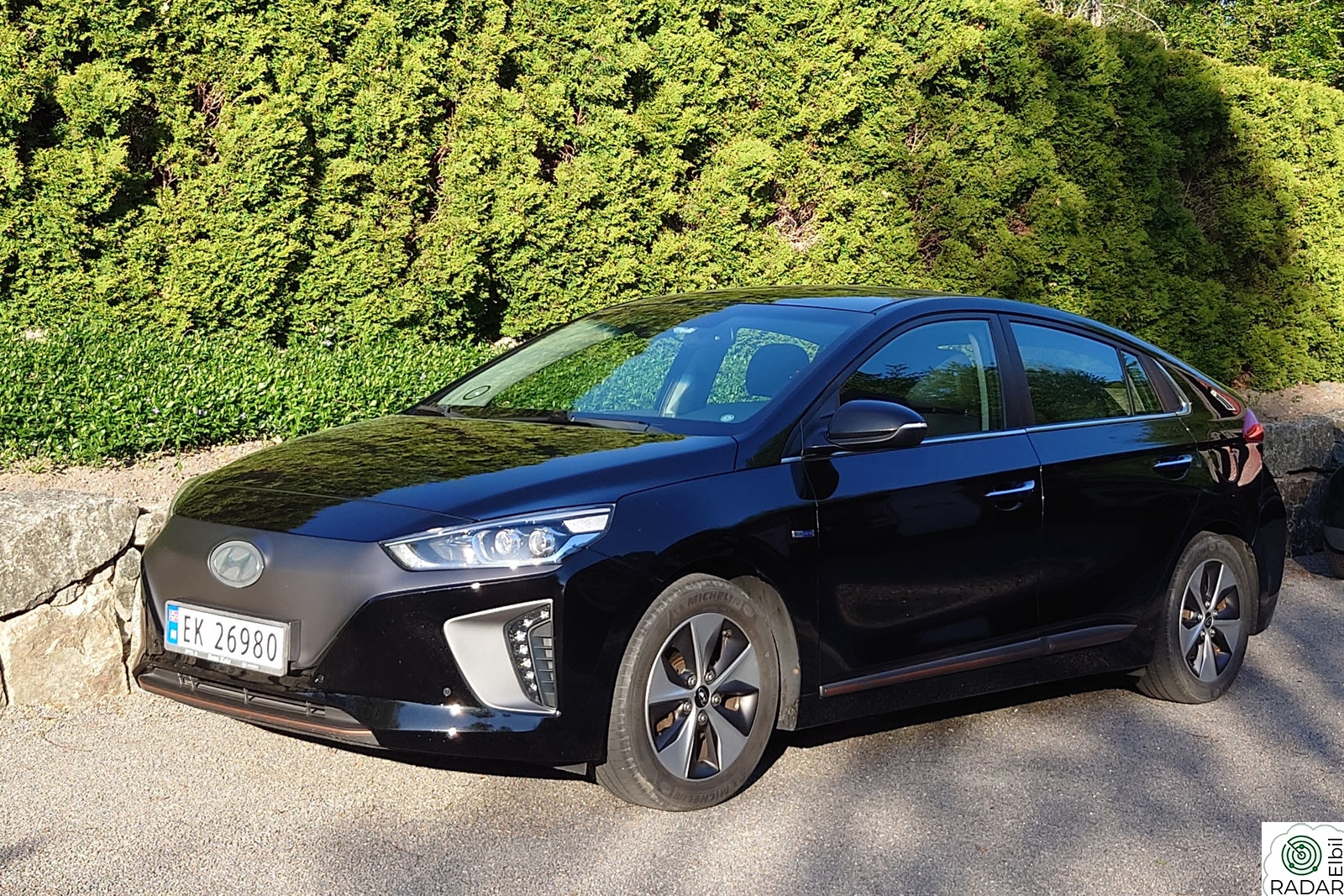 HYUNDAI IONIQ Teknikk, Skinnseter, Soltak, m.mer. EU til 9.12.26