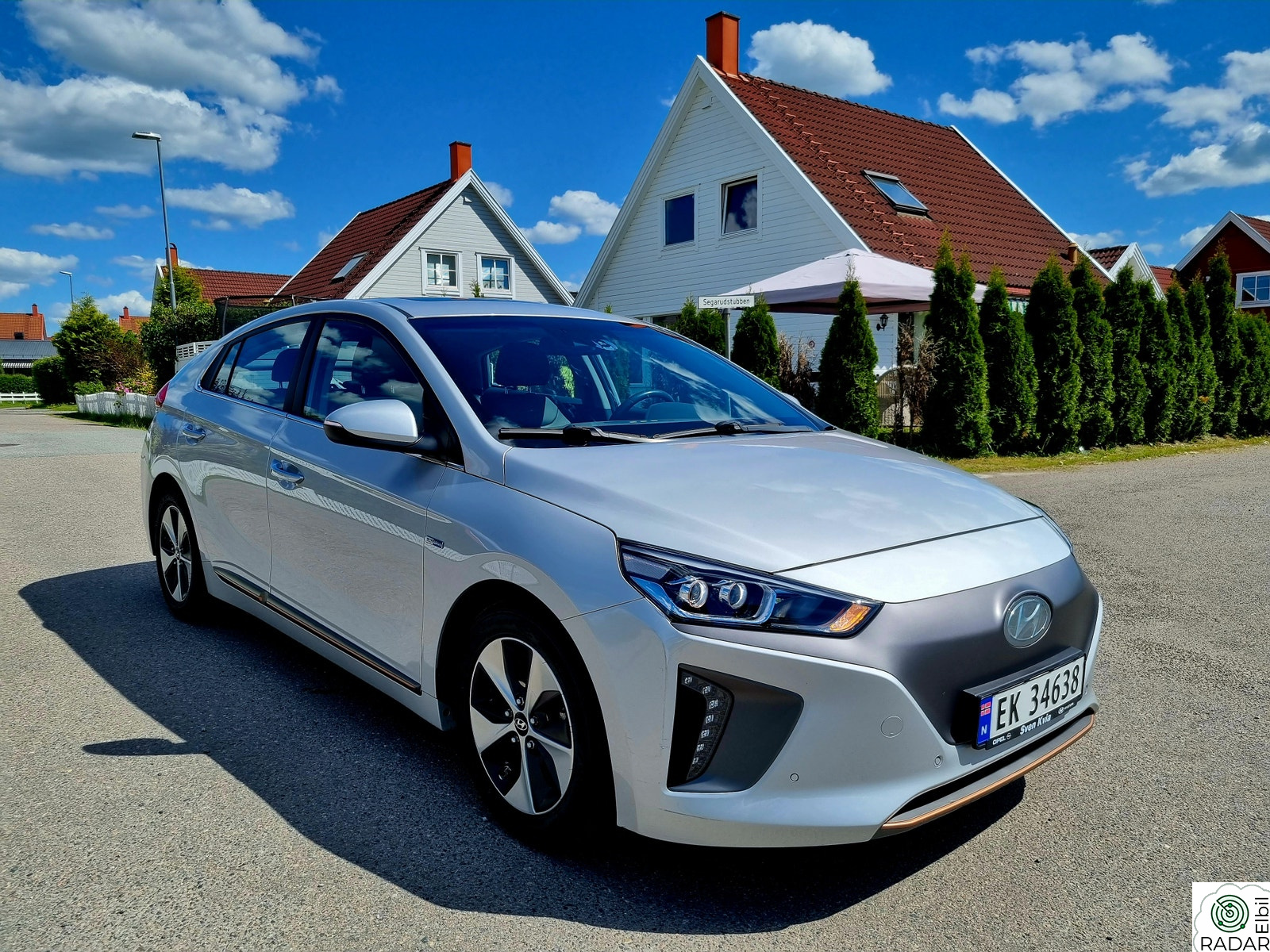 HYUNDAI IONIQ Ionic electric med soltak