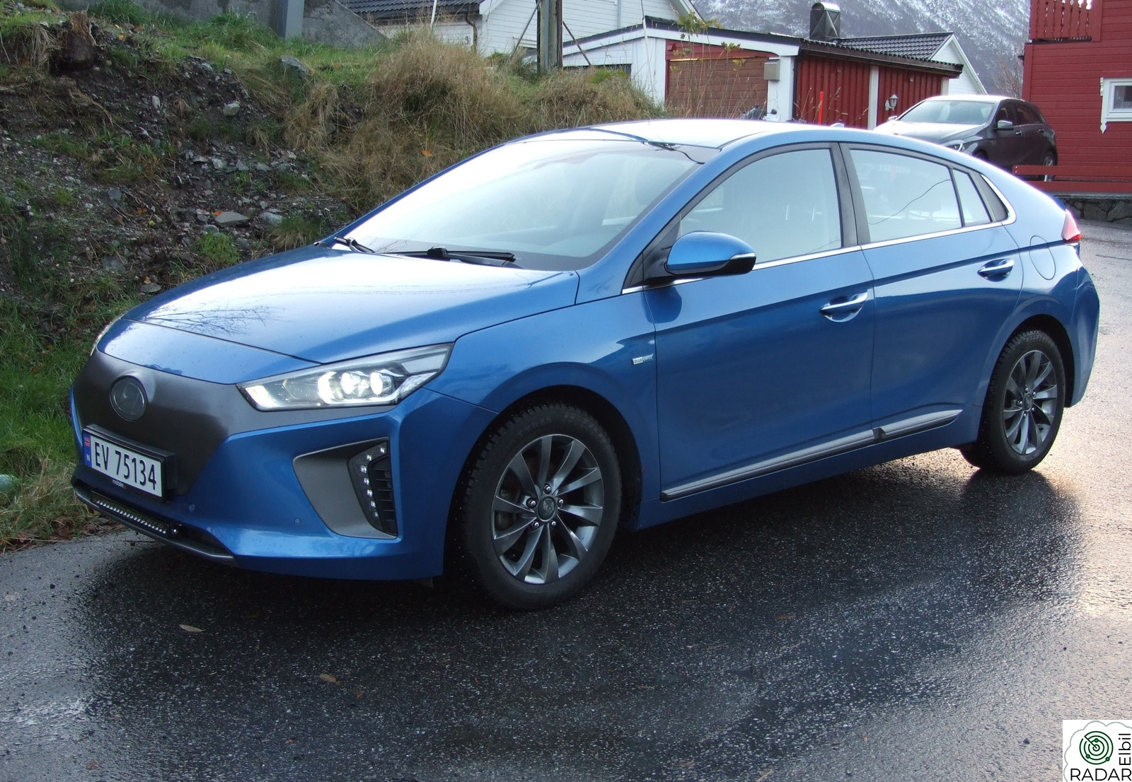 HYUNDAI IONIQ Teknikk