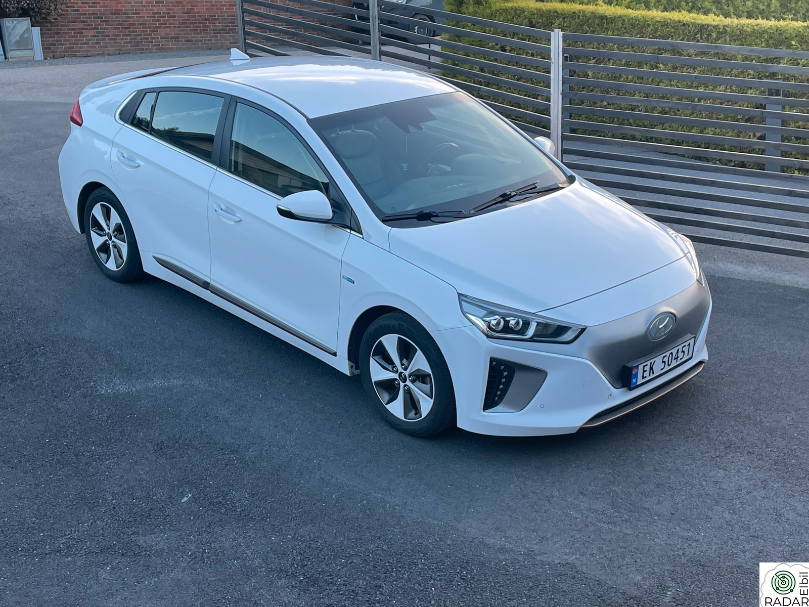 HYUNDAI IONIQ Teknikk, NORSK BIL - TOPPUTSTYRT