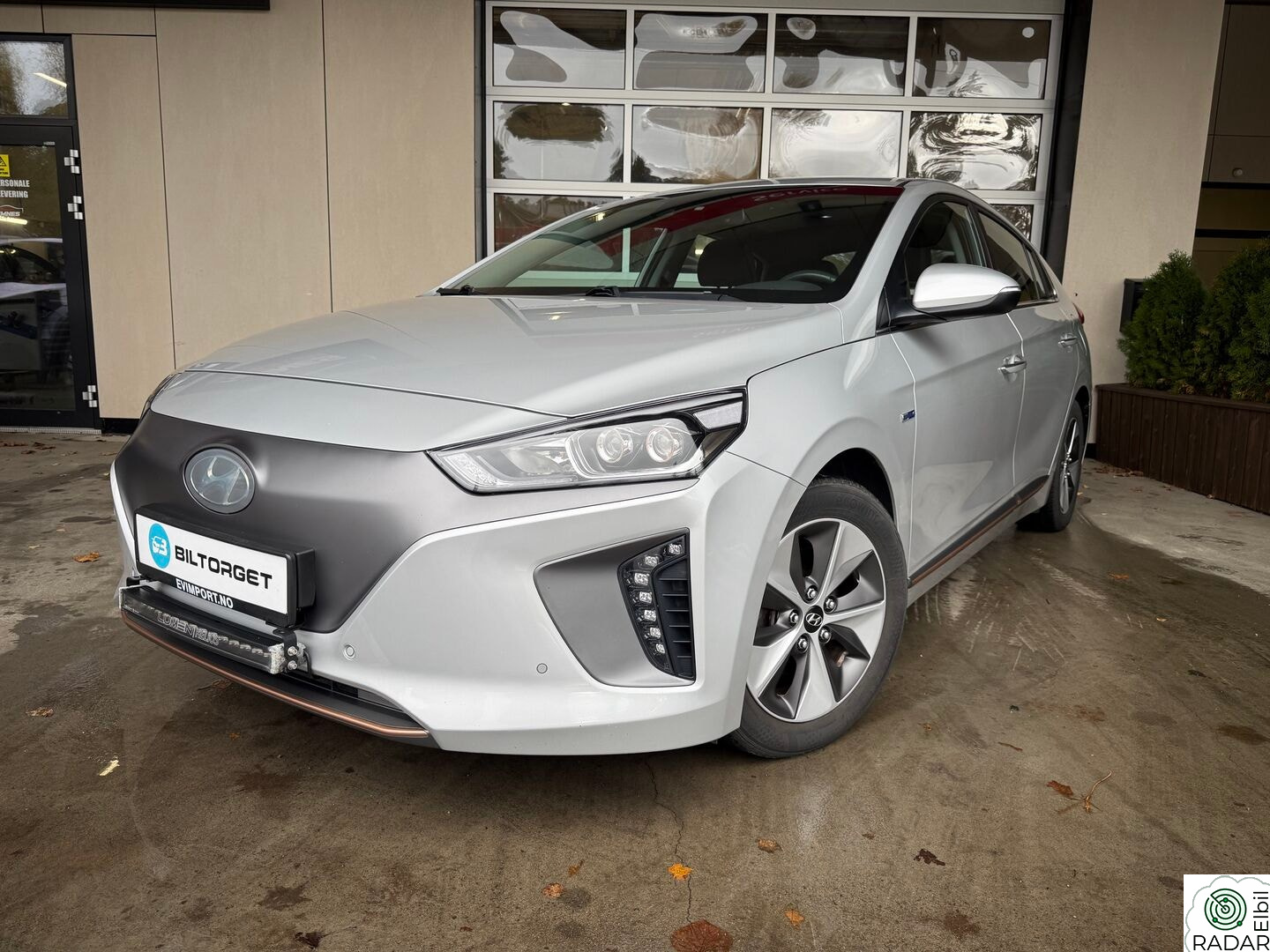 HYUNDAI IONIQ Skinn - Soltak - LED Ekstralys - Navi - R.kamera - DAB+