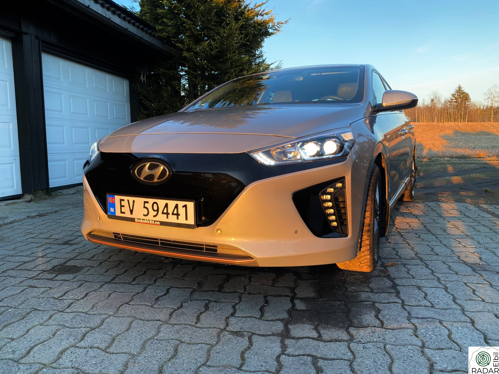 HYUNDAI IONIQ Teknikk