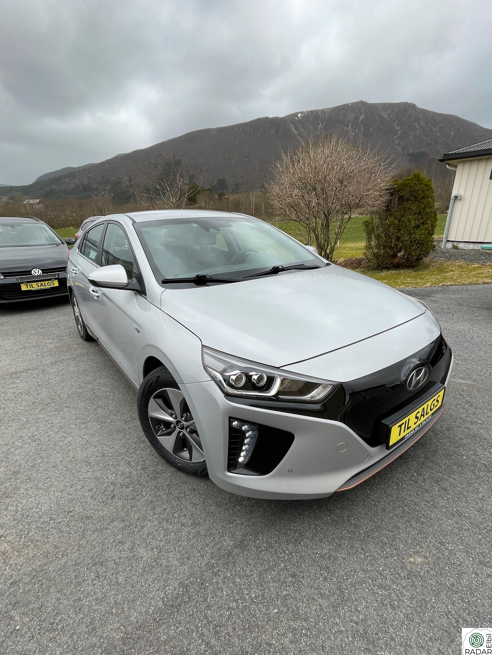 HYUNDAI IONIQ PREMIUM-SKINN-RYGGEKAMERA-NAVI